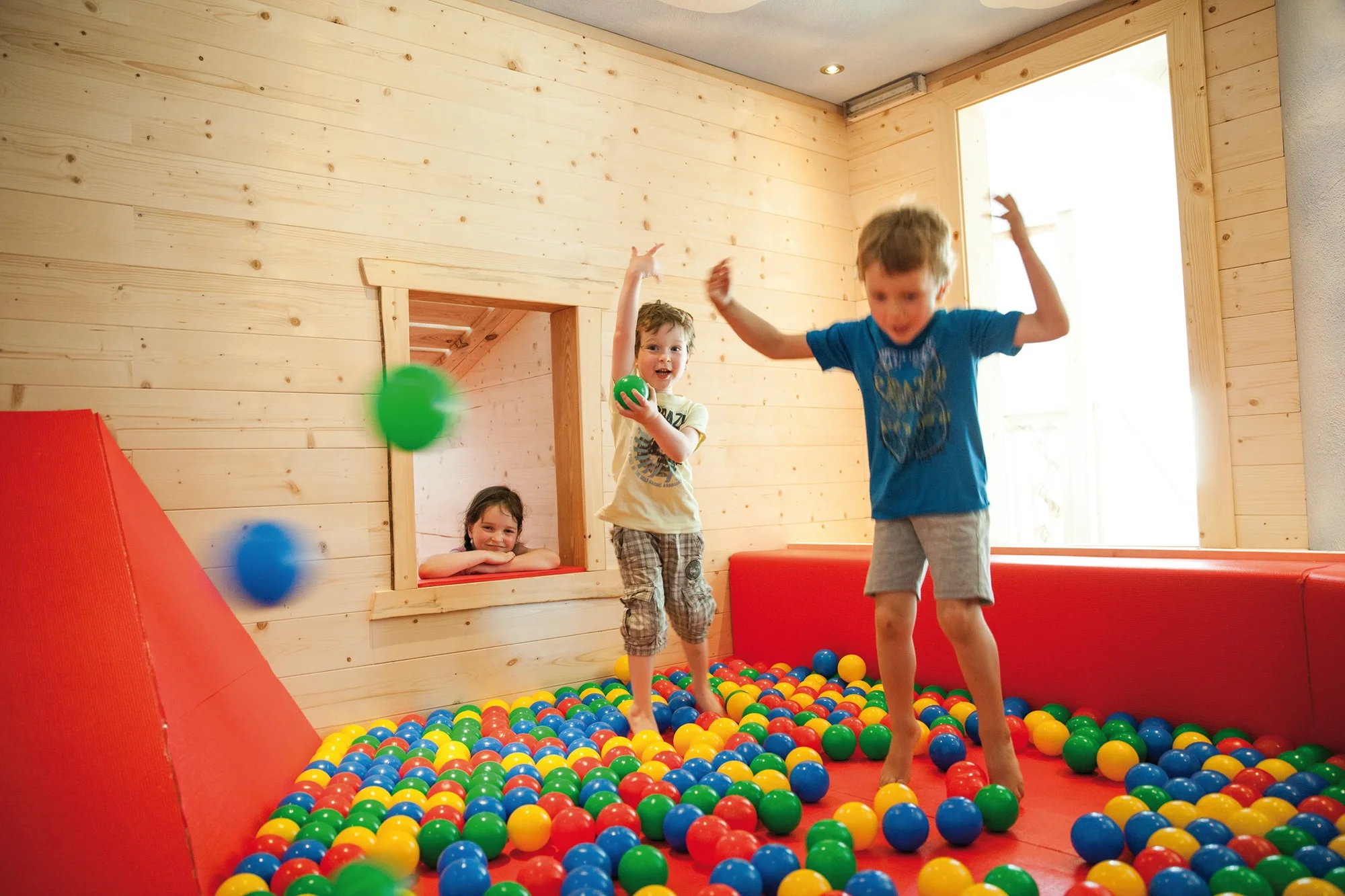 Krásný hotel v Rakousku: polopenze plus, parádní wellness, herny pro děti a karta výhod