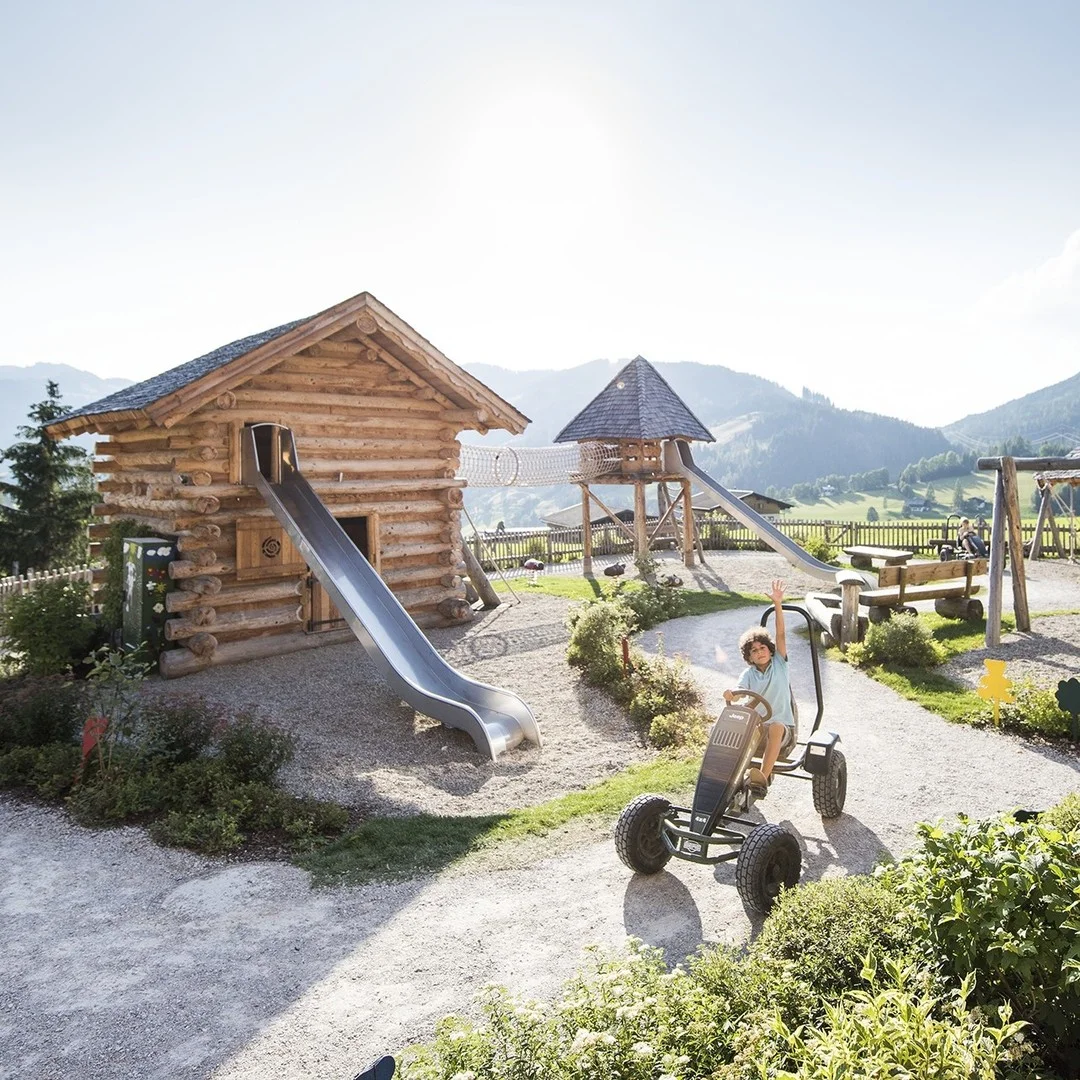 Krásný hotel v Rakousku: polopenze plus, parádní wellness, herny pro děti a karta výhod