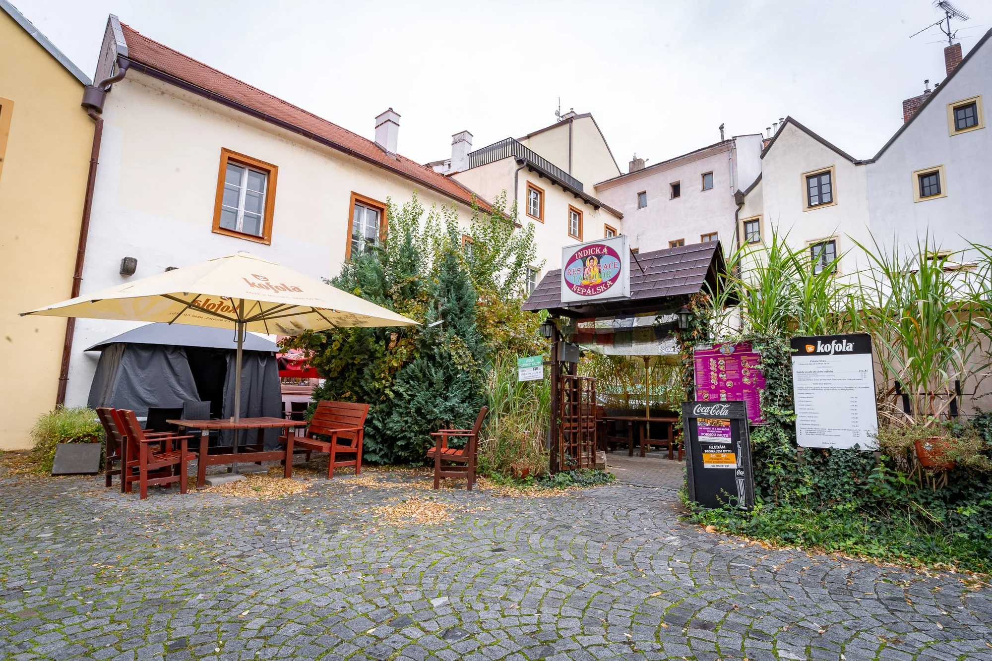 Ochutnejte Nepál: menu pro 2 osoby, předkrm i hlavní jídlo a přílohy dle výběru