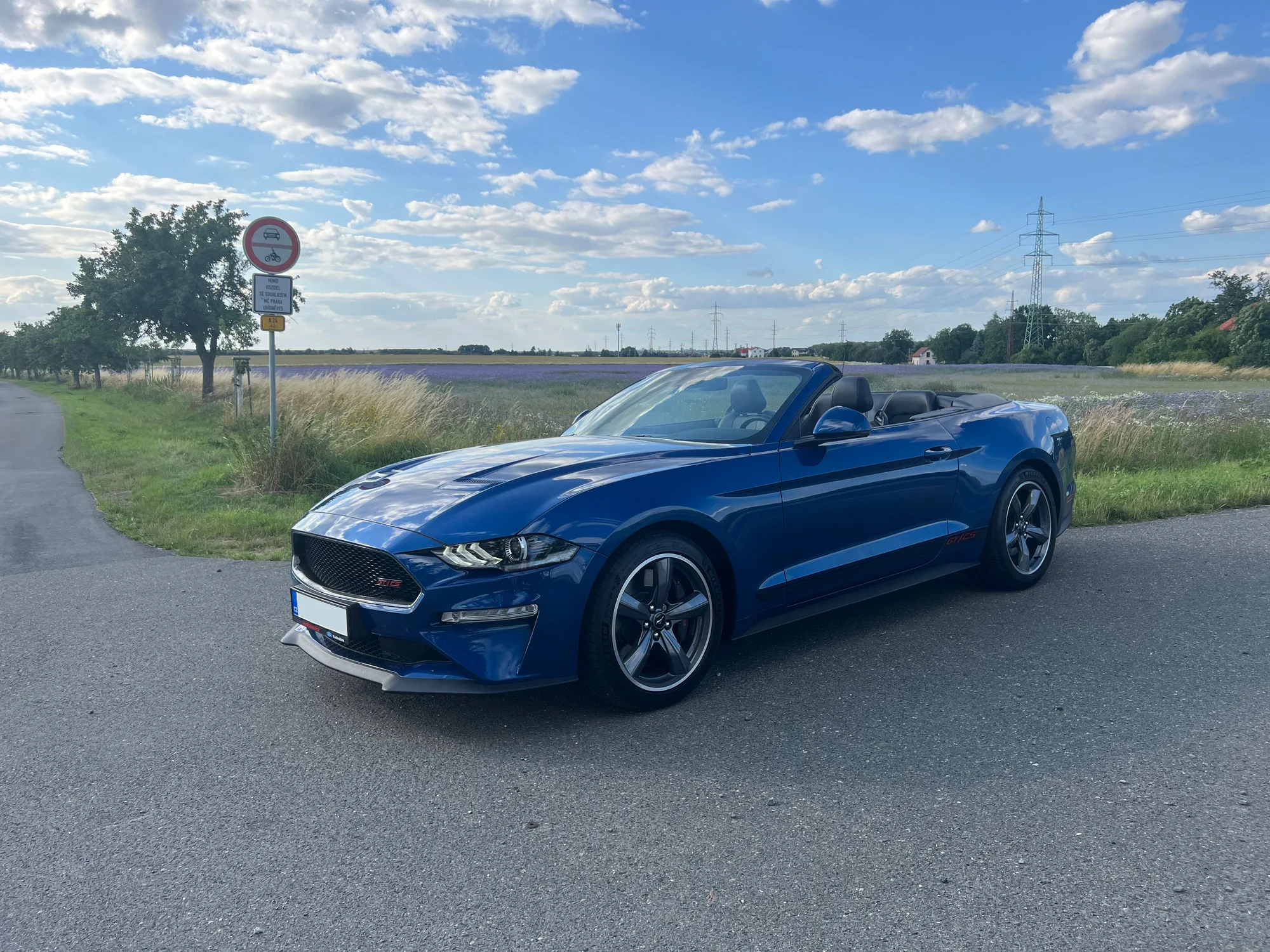 Zážitková jízda s Fordem Mustang California Special 5.0 V8 na 12 až 72 hodin