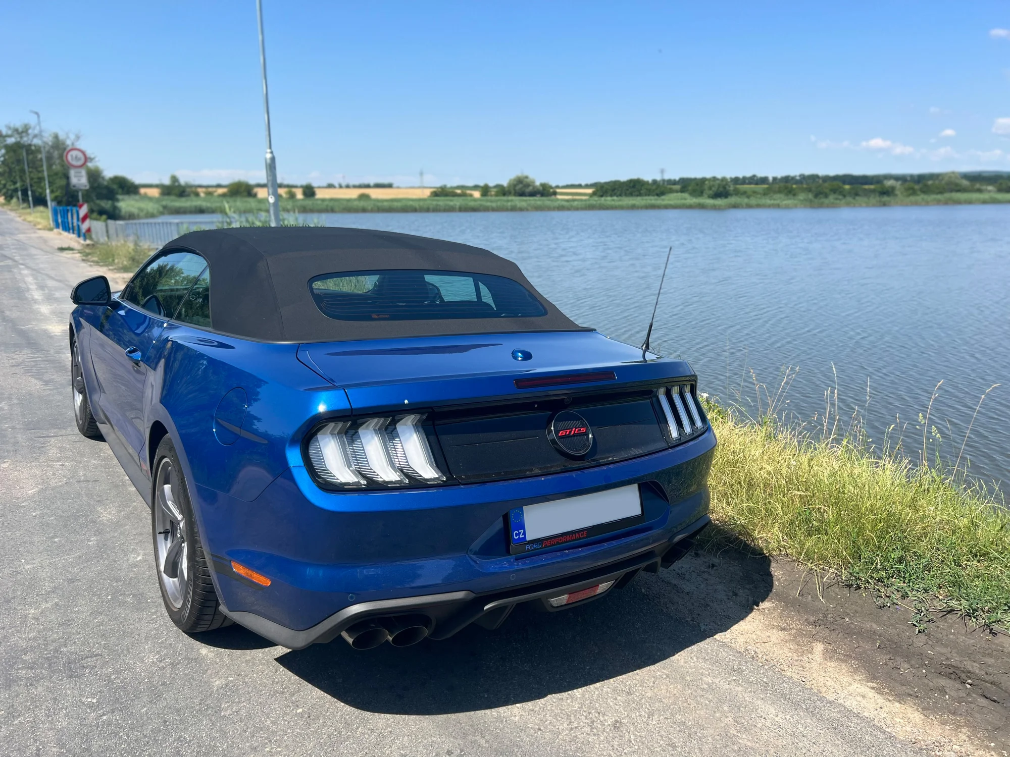 Zážitková jízda s Fordem Mustang California Special 5.0 V8 na 12 až 72 hodin