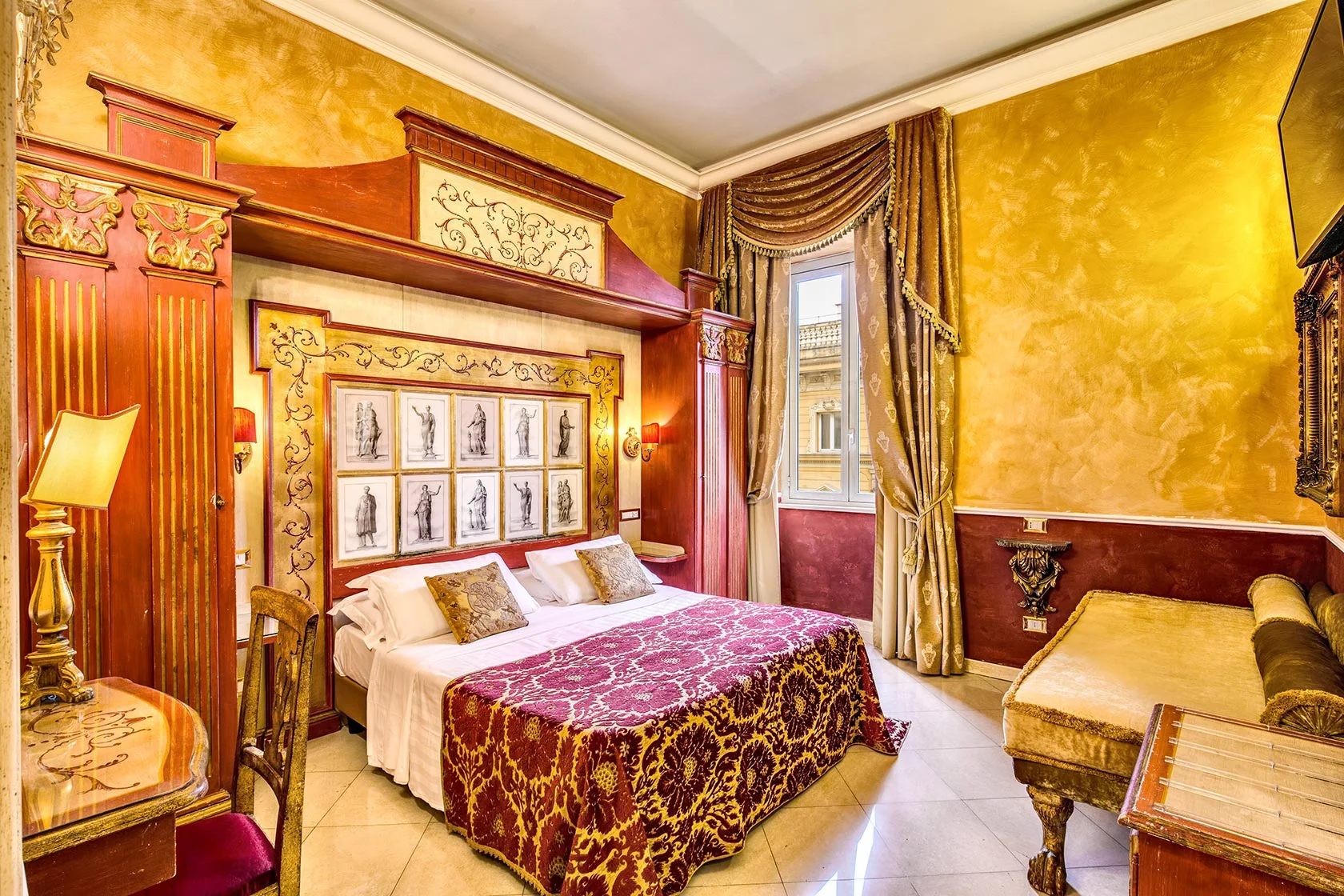 Luxusní 4* hotel v centru Říma: 1,3 km od Fontány di Trevi a 2,5 km od Kolosea