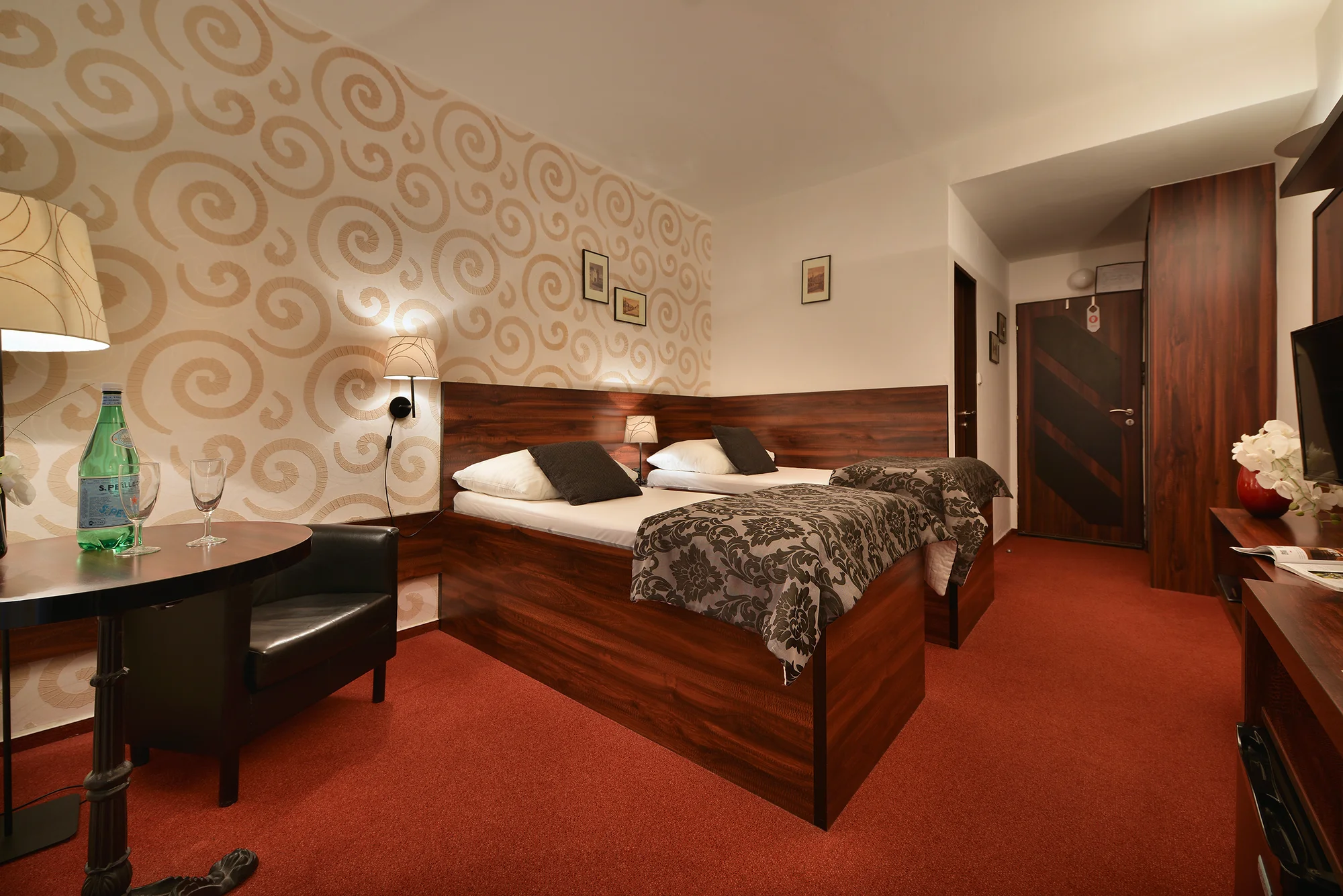 Hotel ve sklářském ráji: pobyt se snídaní či polopenzí, wellness, dámská jízda i bylinkový pobyt