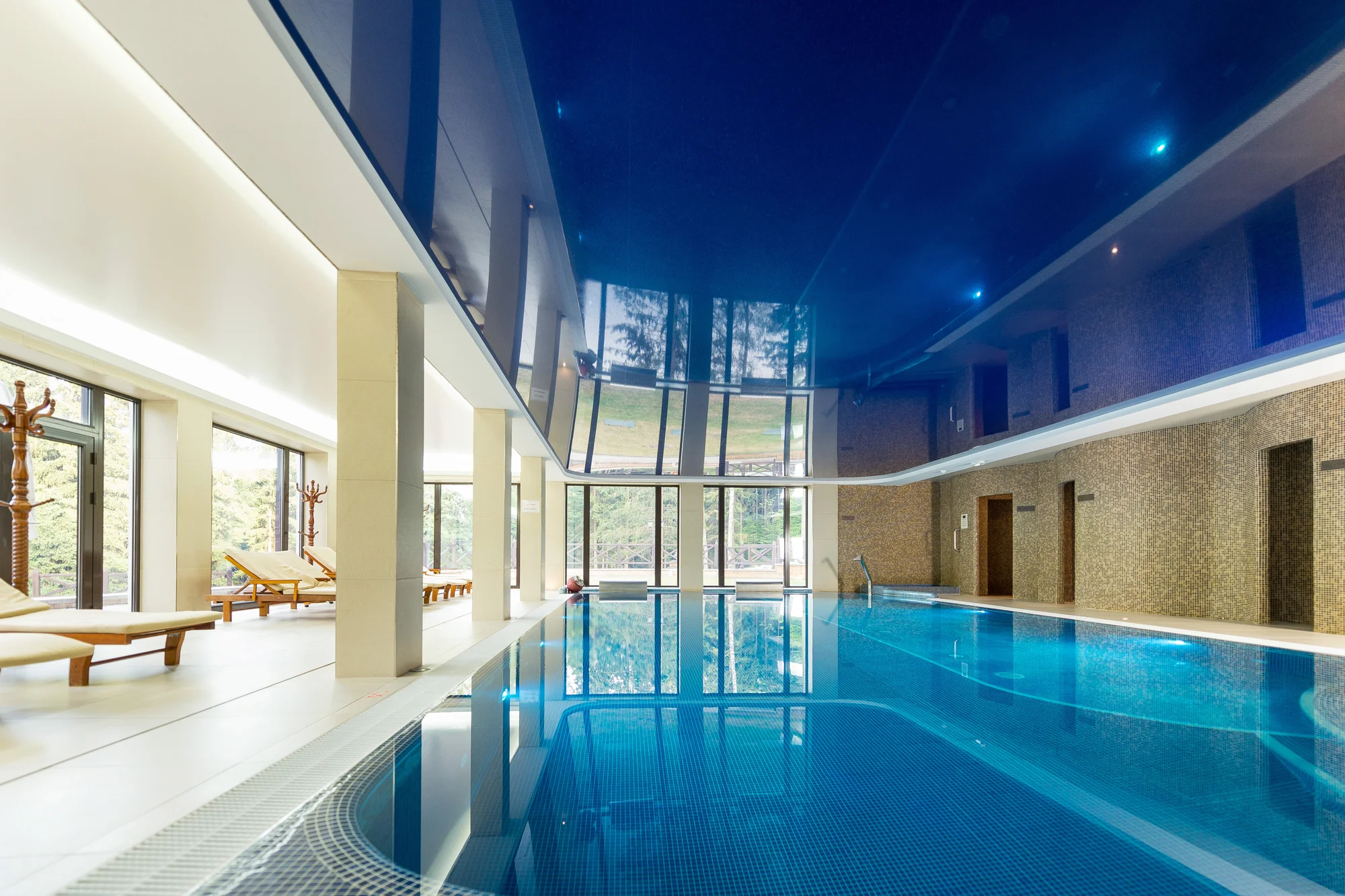 Relax na Zámku Lužec: 3 hod. ve wellness se speleoterapií či snídaní nebo večeří formou bufetu