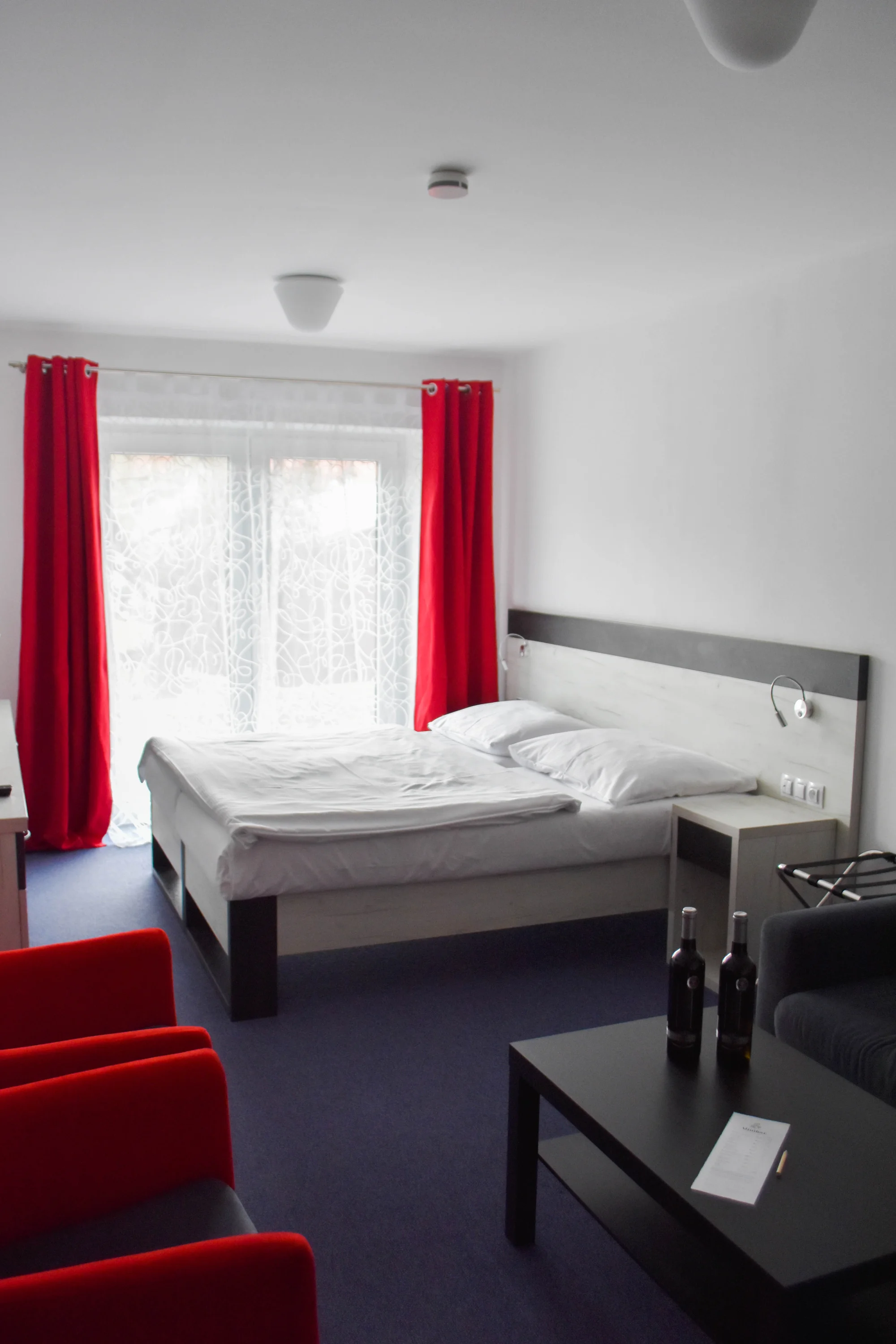 Pobyt v novém hotelu v Českém Švýcarsku: snídaně, případně i jedna večeře a koupací sud