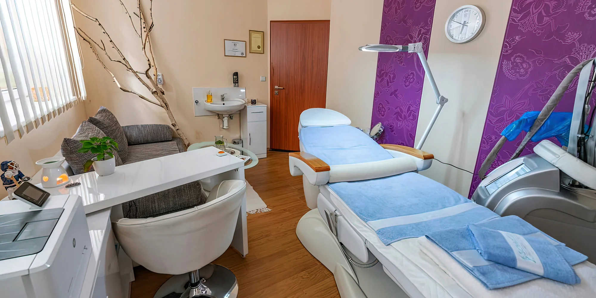 Relaxační balíček pro dámy: regenerační nebo anti-age ošetření pleti a masáž zad a šíje