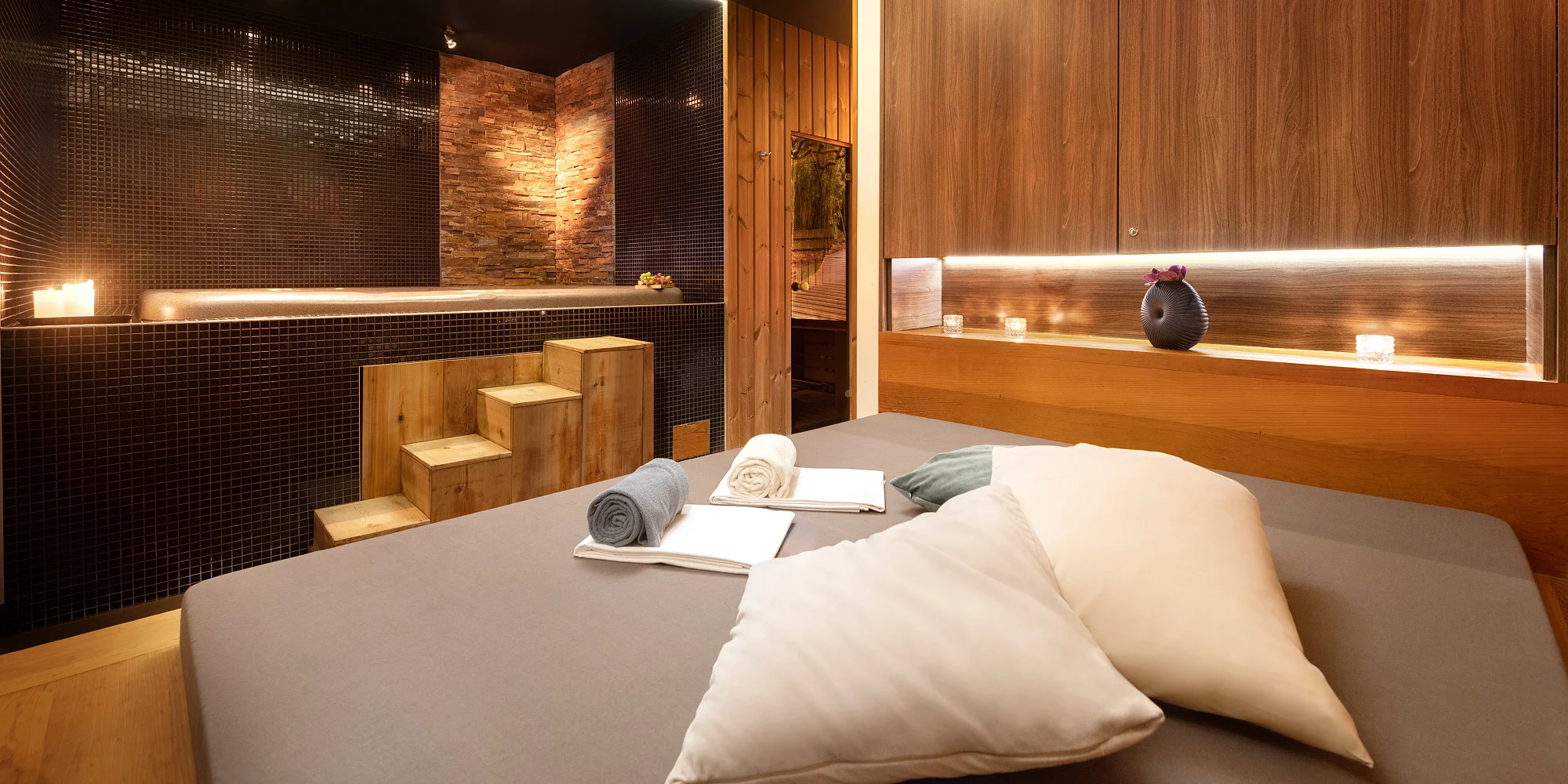 Soukromé spa Klasik pro dva: sauna, vířivka i láhev dle vlastního výběru