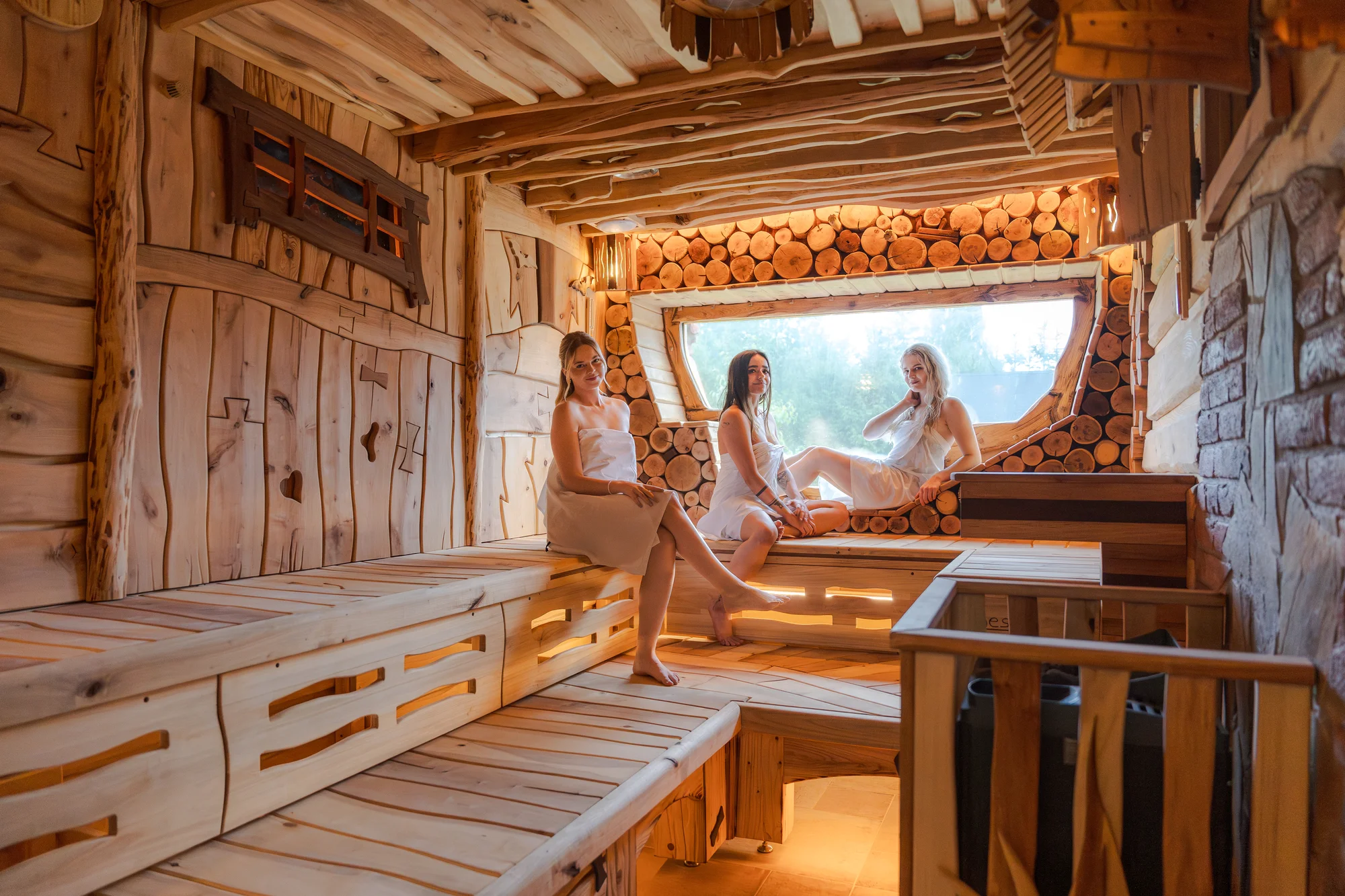 Hostina v Pekle Čertovina pro 2 nebo 4 osoby i vstup do wellness nebo čertovský program i se sladkým pokušením