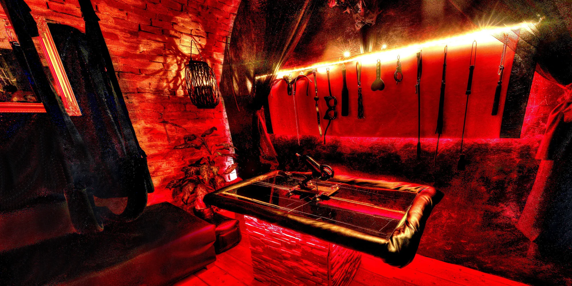 Relaxace v romantickém wellness: infrasauna, vířivka, sekt a občerstvení i 13. komnata pro 2 osoby