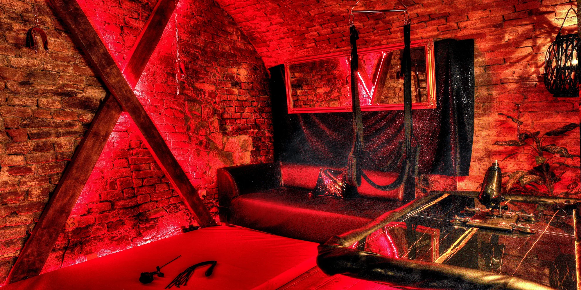 Relaxace v romantickém wellness: infrasauna, vířivka, sekt a občerstvení i 13. komnata pro 2 osoby