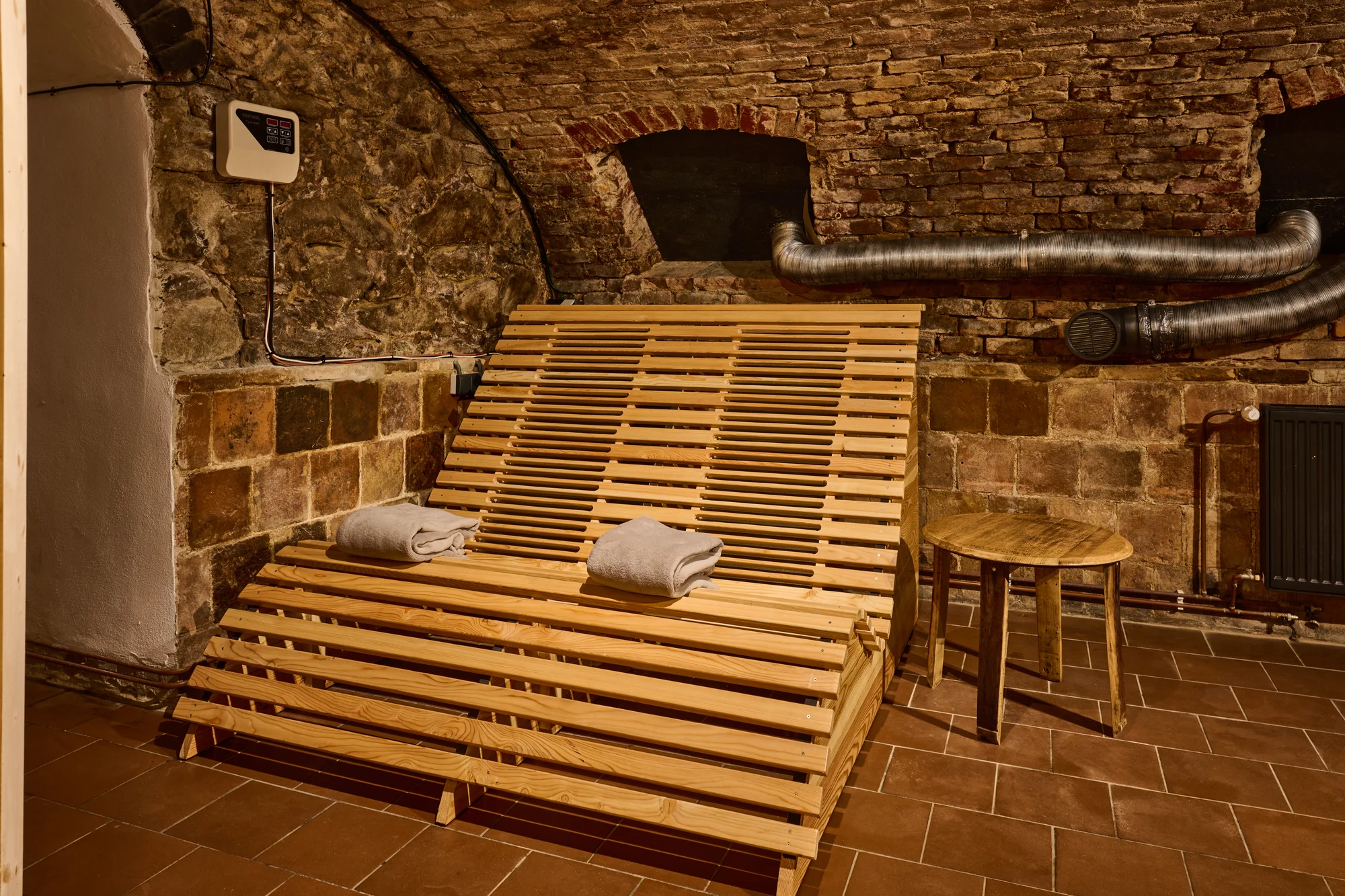 Pobyt v historickém centru Znojma: sklepní apartmán s privátním wellness a sektem