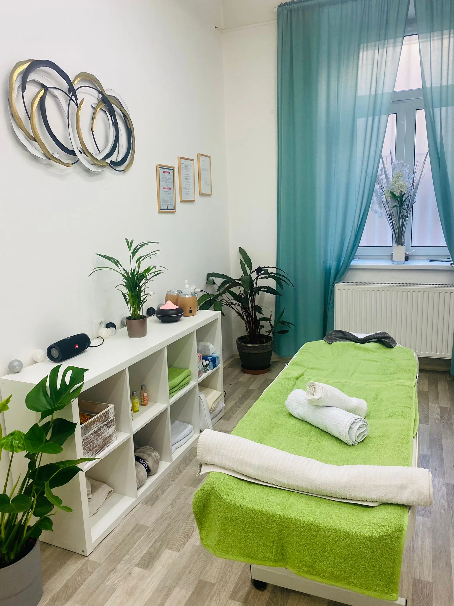 Liftingová masáž obličeje vč. čištění a tonizace: péče proti vráskám a pro zdravý vzhled pleti