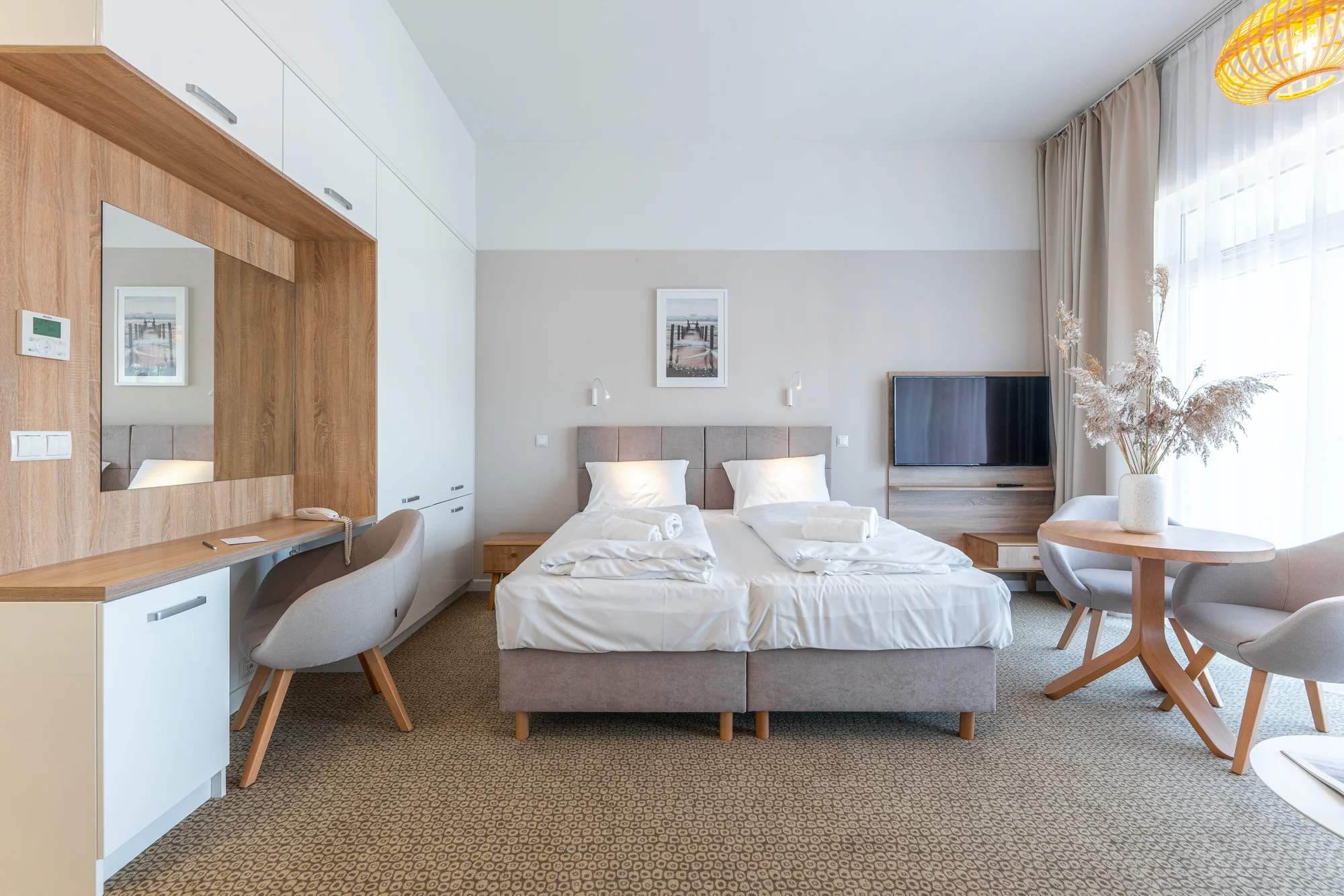 Luxusní pobyt u Baltu a jezera Jamno: hotel s wellness a střešní terasou, snídaně nebo polopenze