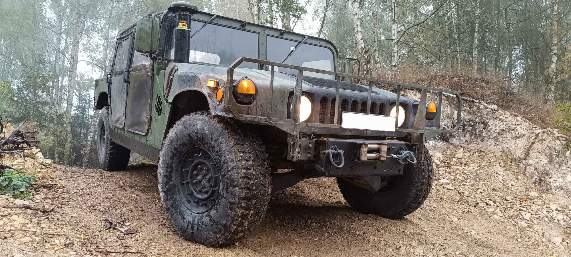Zážitková jízda s instruktorem v armádním terénním voze Humvee: 15-60 min, možnost spolujezdce