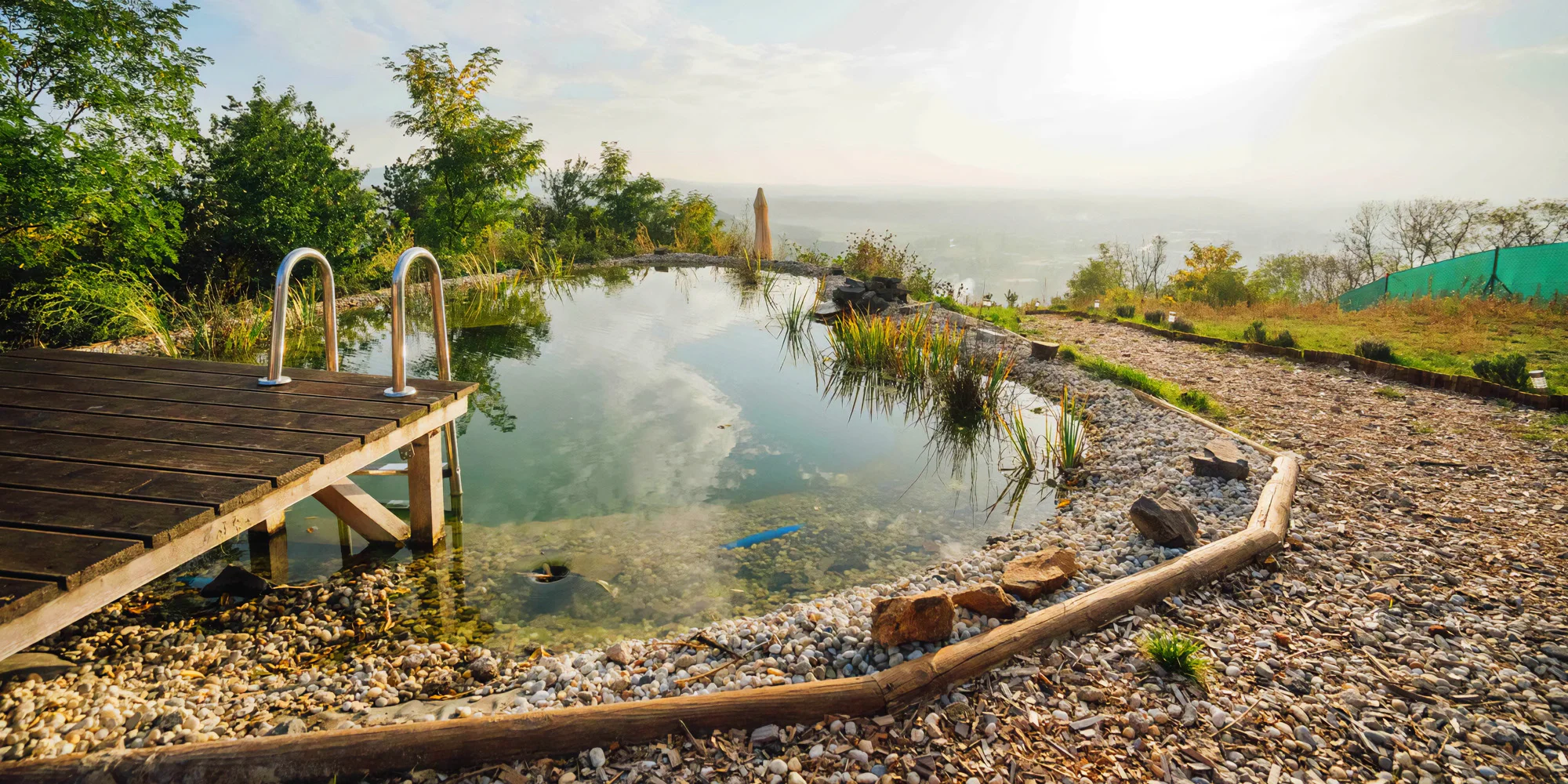 Pobyt ve vybavené maringotce s vířivkou, saunou a koupacím jezírkem