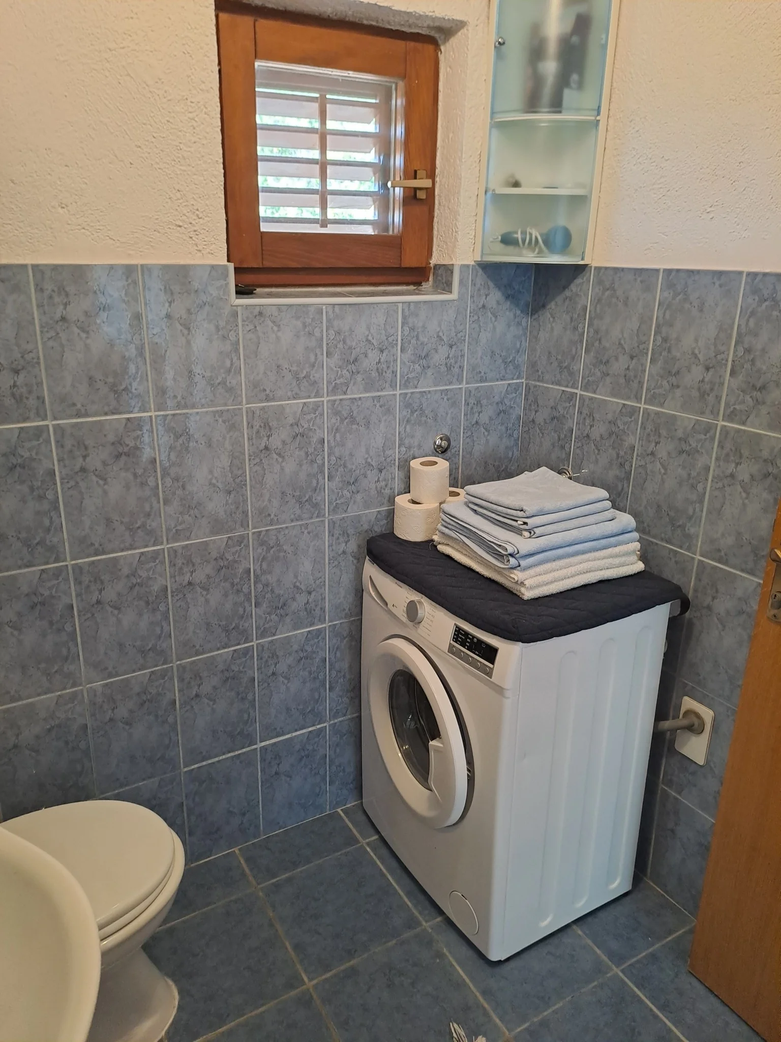 Vybavené apartmány s balkonem pro 4–5 osob v chorvatském Karlobagu