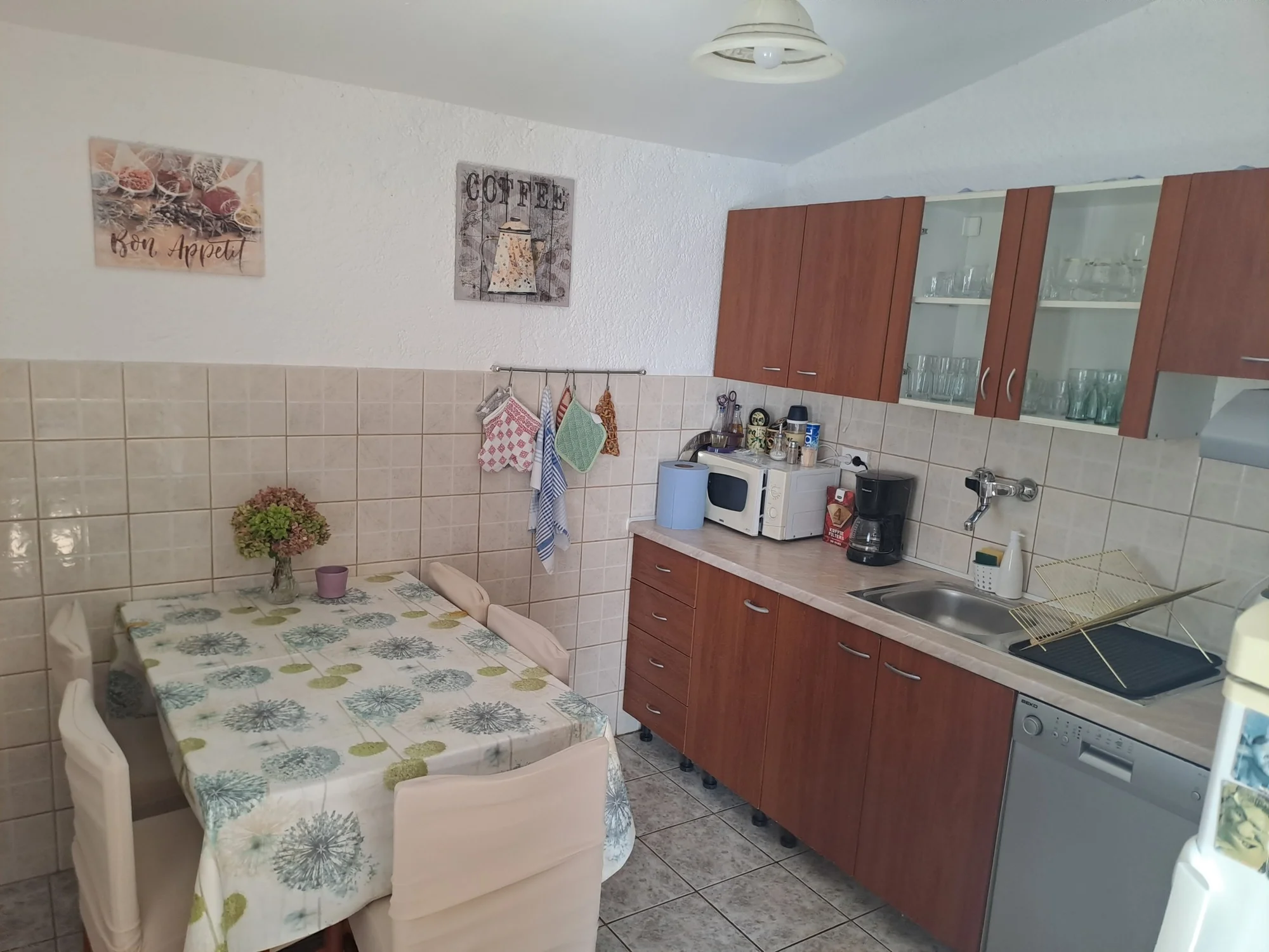 Vybavené apartmány s balkonem pro 4–5 osob v chorvatském Karlobagu