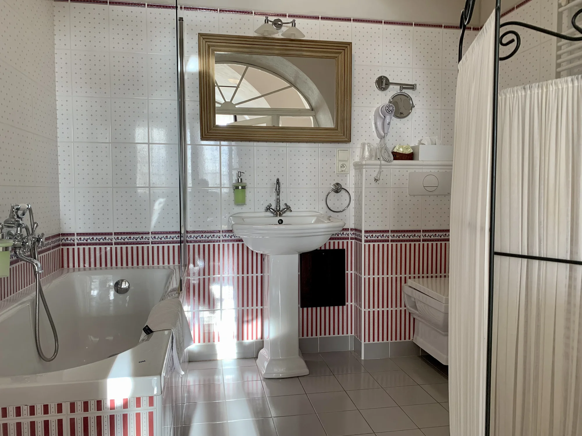 4* penzion v srdci Jindřichova Hradce: dovolená se snídaní a privátní saunou
