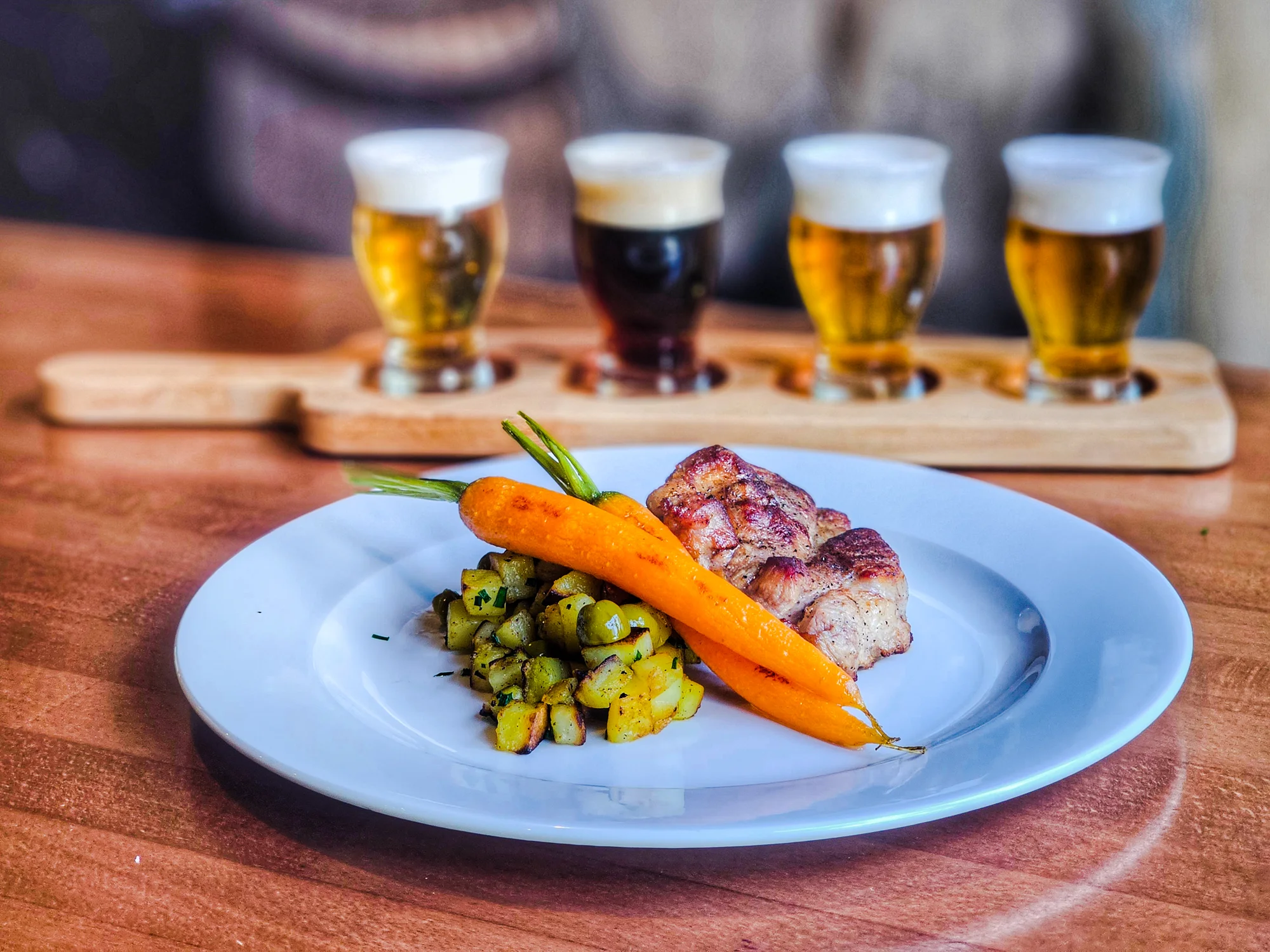Tříchodové menu s krkovicí a degustačním pivním prkénkem pro 1 či 2 osoby