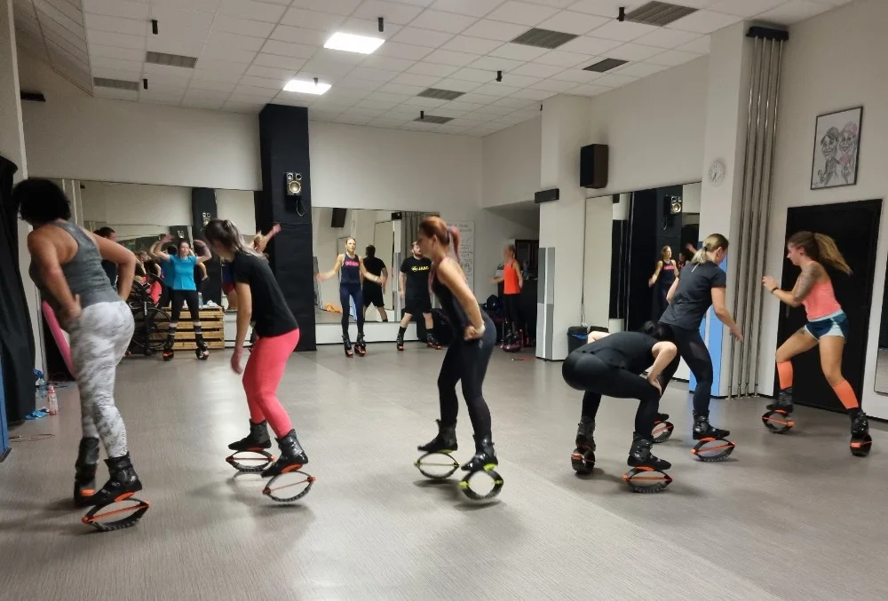 Zábavné cvičení: bungee fitness, pole dance, trampolínky nebo kangoo jumping