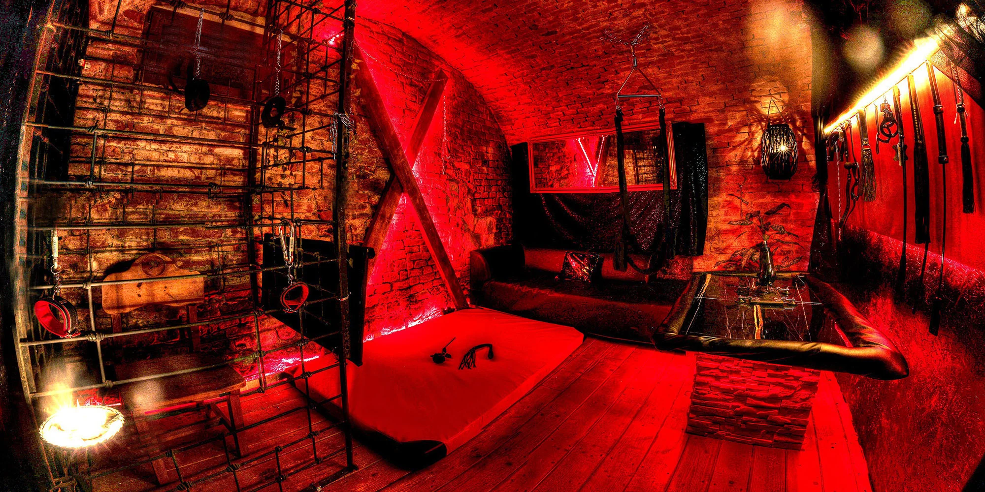 Relaxace v romantickém wellness: infrasauna, vířivka, sekt a občerstvení i 13. komnata pro 2 osoby
