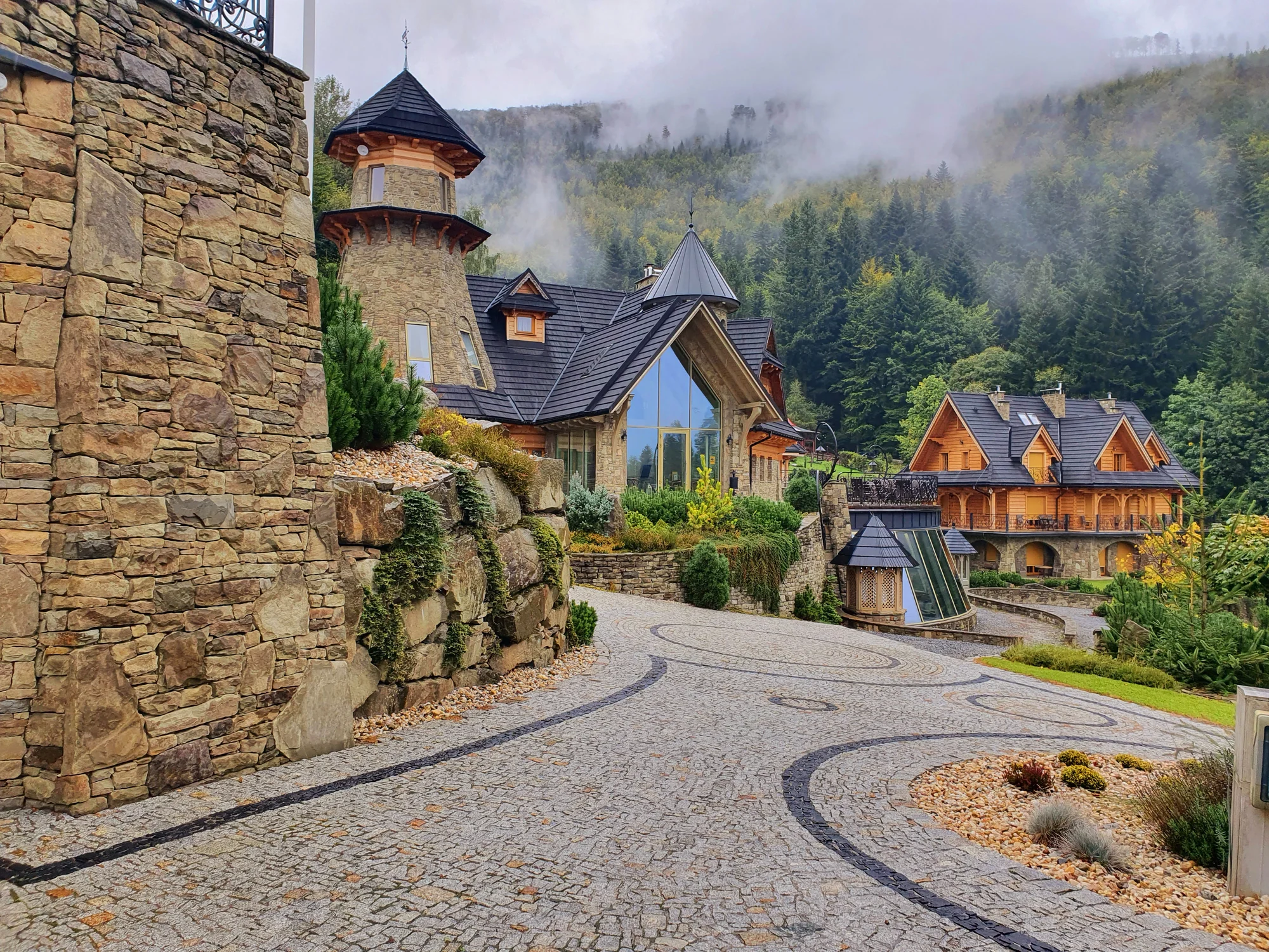5* resort v polských Beskydech: pobyt až pro 6 osob s jídlem, bazénem, vířivkou i saunou, akce 2 děti zdarma