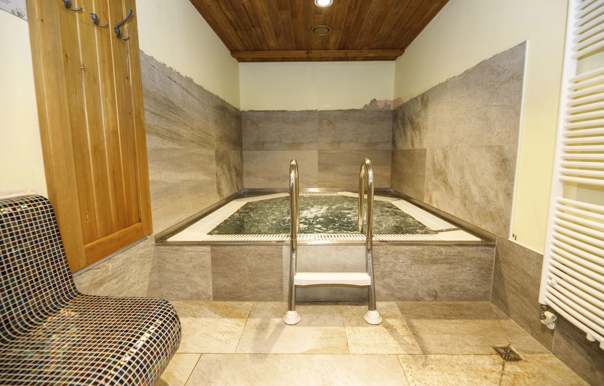 Relaxační pobyt ve vyhlášeném hotelu Bouda Máma s wellness, polopenzí a aktivitami