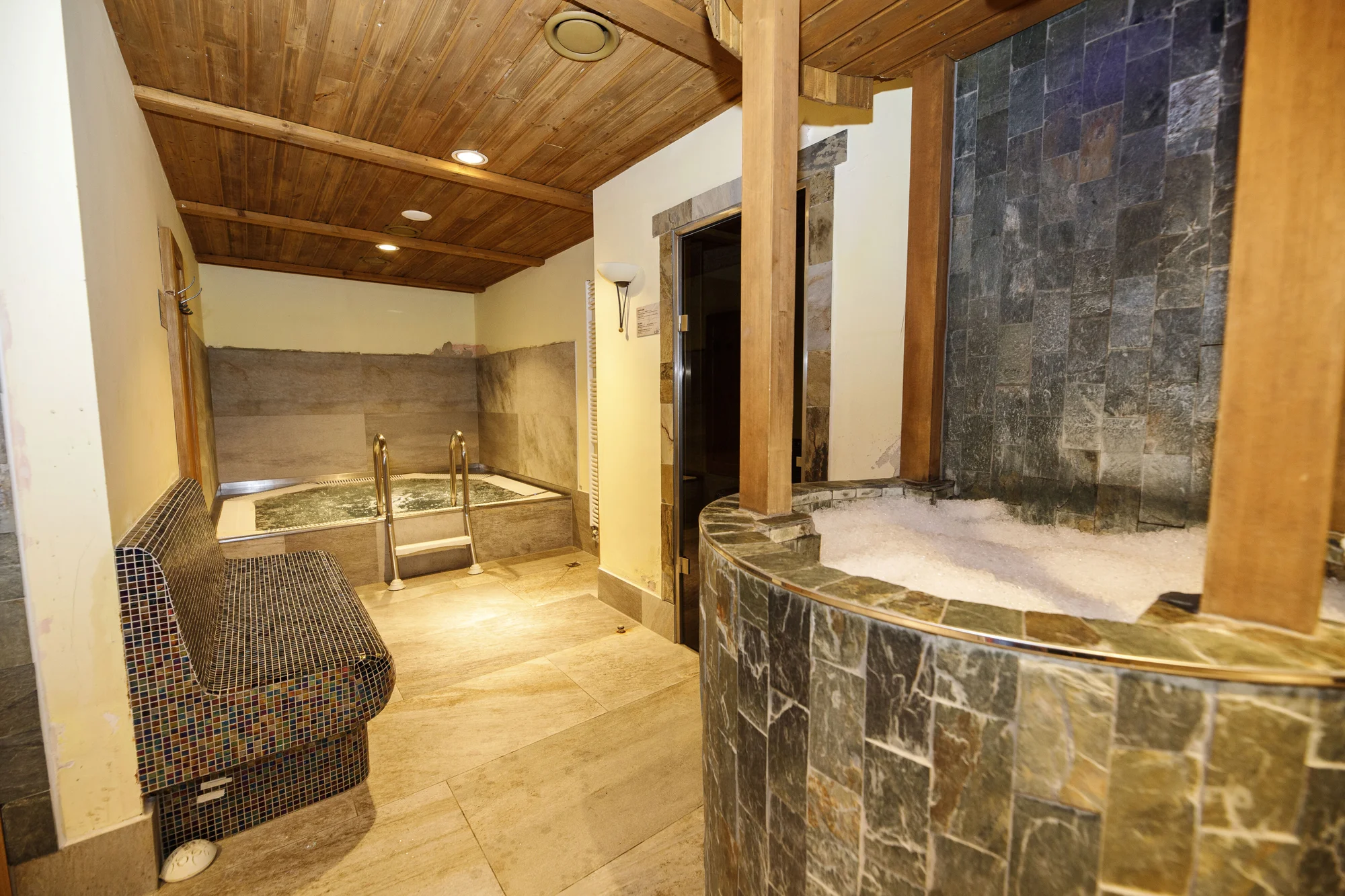 Relaxační pobyt ve vyhlášeném hotelu Bouda Máma s wellness, polopenzí a aktivitami