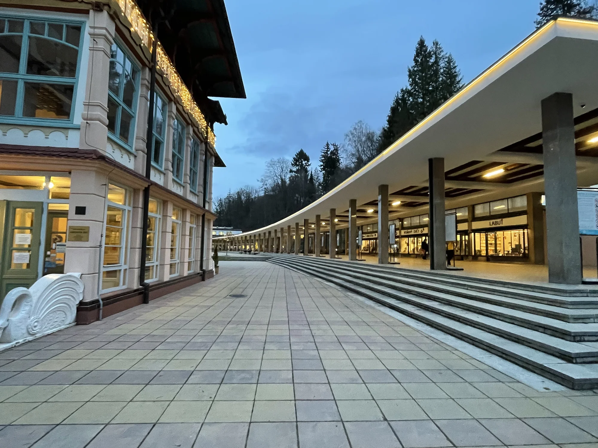 Lázeňský relax v Luhačovicích: nové apartmány se zahradou, snídaně i koupel ve wellness sudu