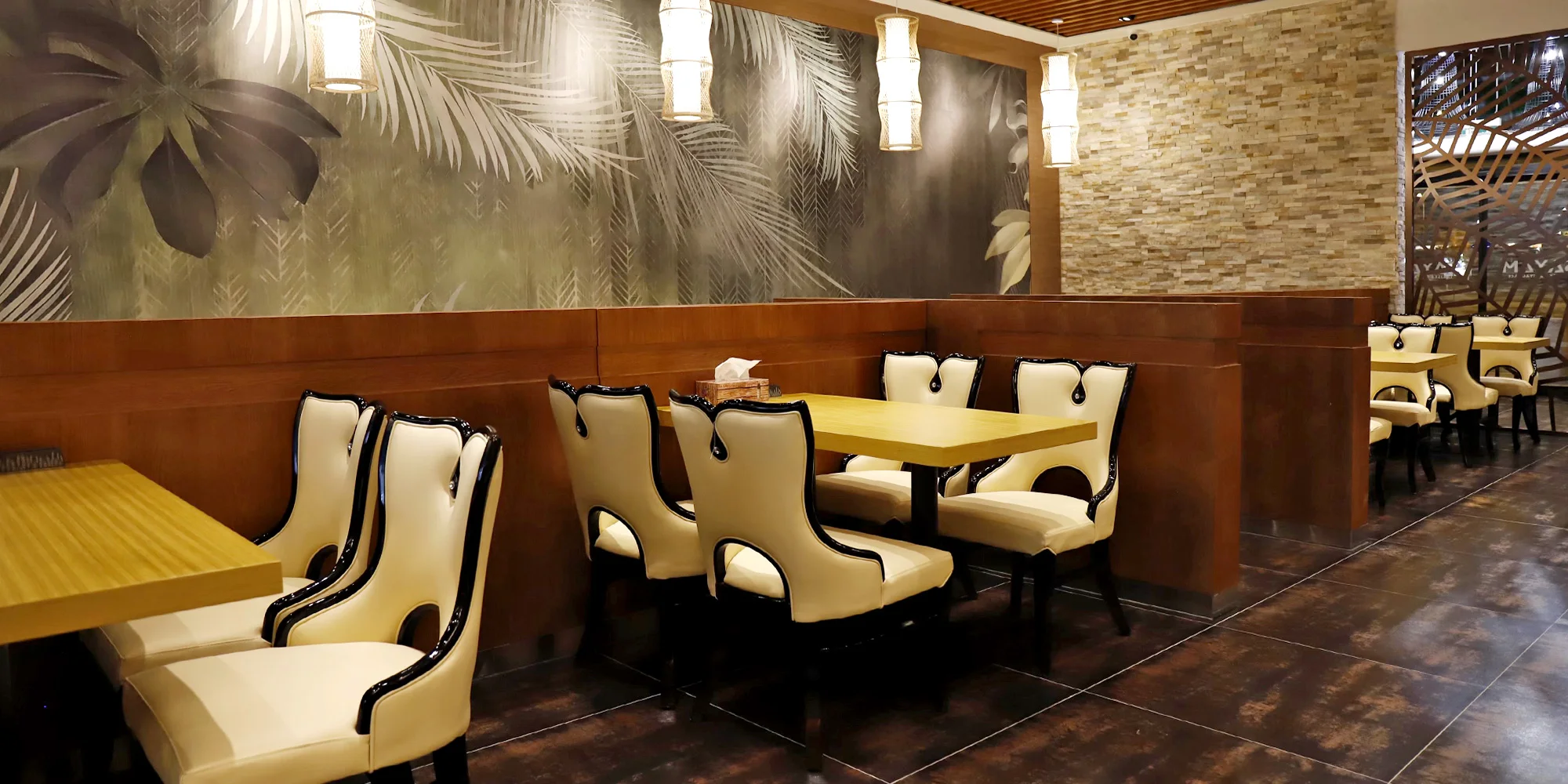 Voucher na cokoli z menu asijské restaurace Sayam v hodnotě 500 Kč: thajská kuchyně i sushi