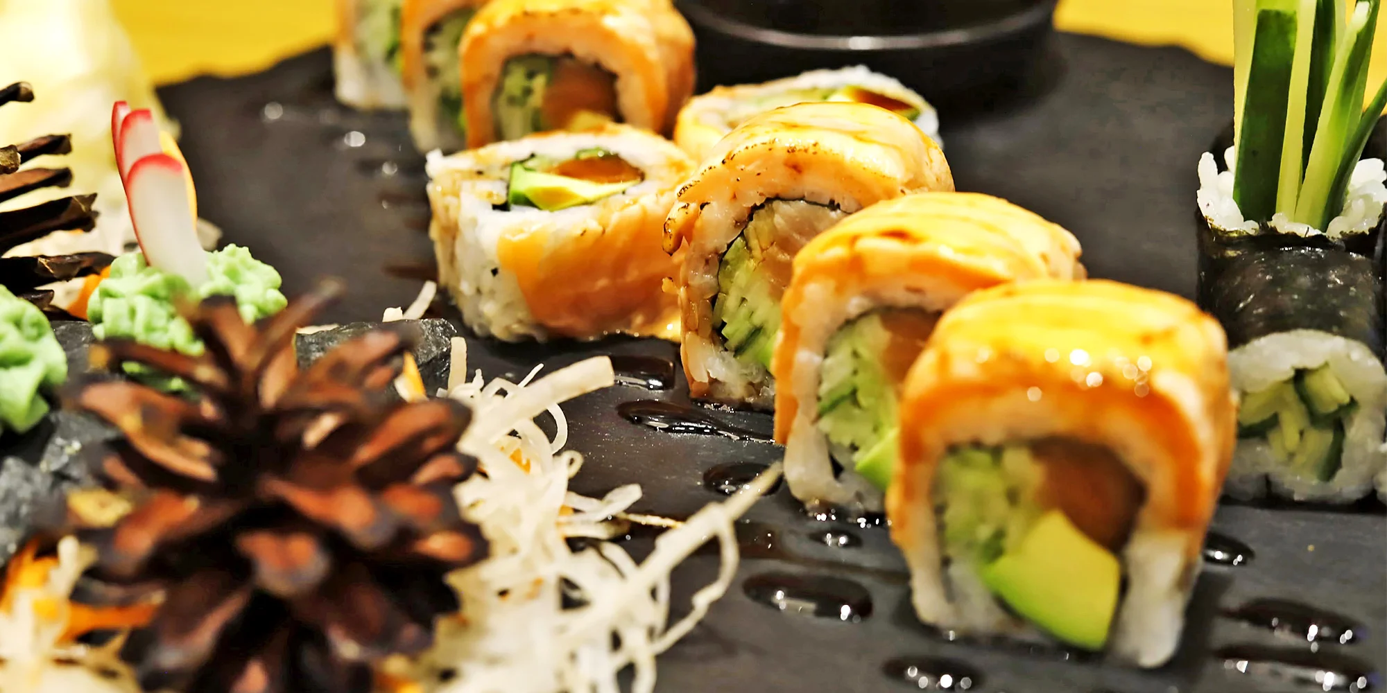 Voucher na cokoli z menu asijské restaurace Sayam v hodnotě 500 Kč: thajská kuchyně i sushi