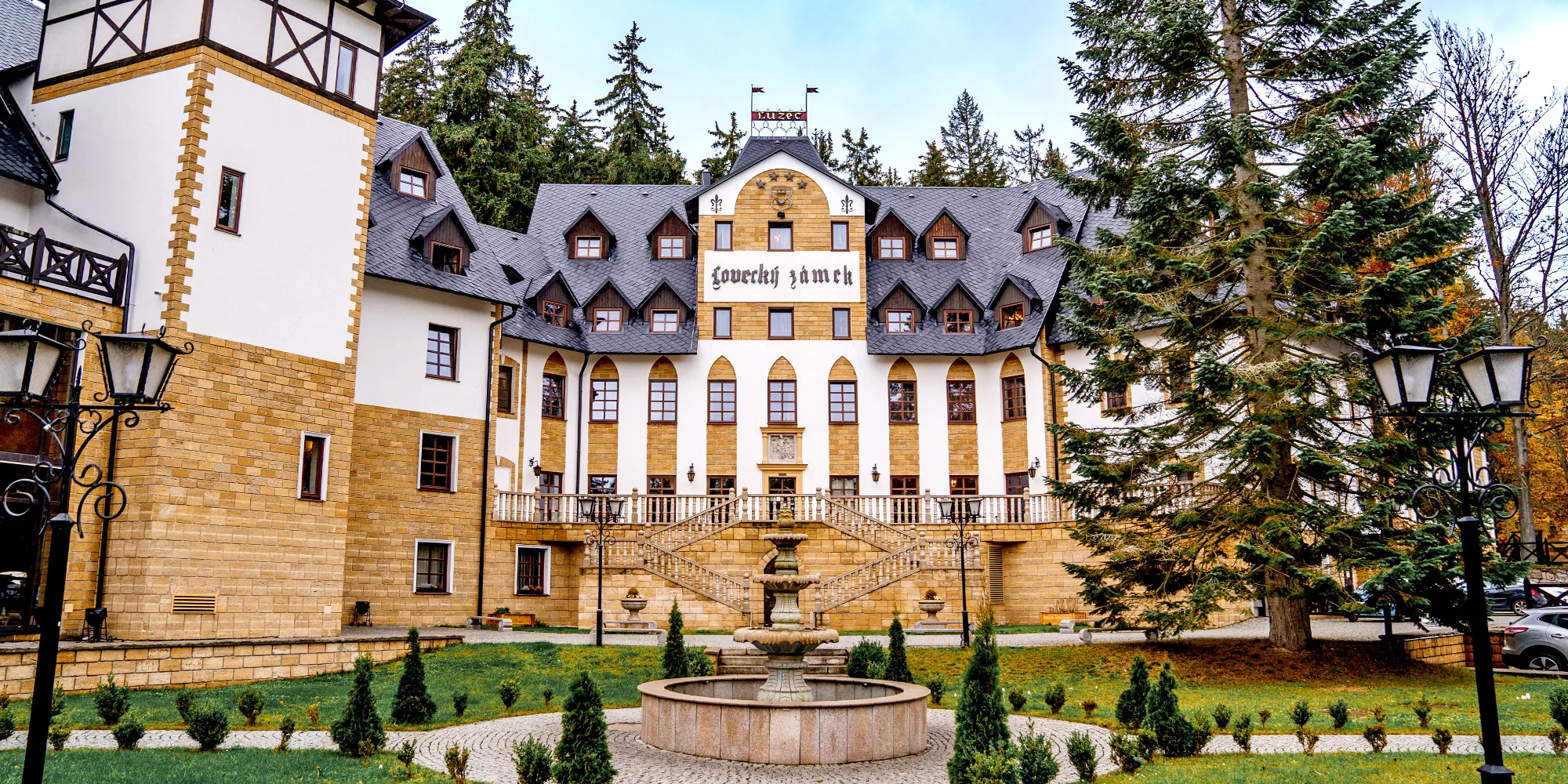 Relax na Zámku Lužec: 3 hod. ve wellness se speleoterapií či snídaní nebo večeří formou bufetu