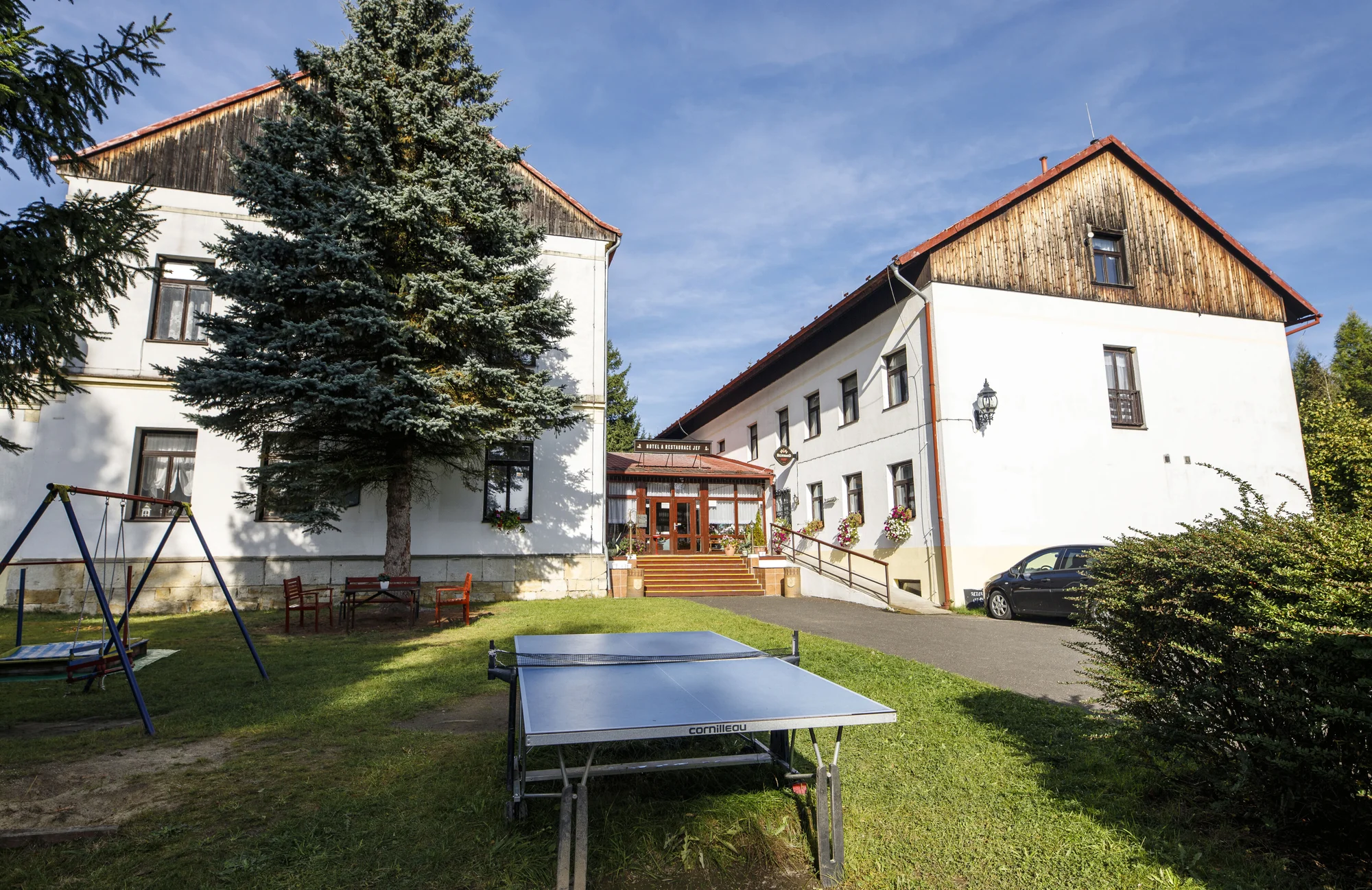 Pobyt v Českém Švýcarsku pro 2–5 osob: snídaně či polopenze nebo plná penze, lekce cvičení a výlety