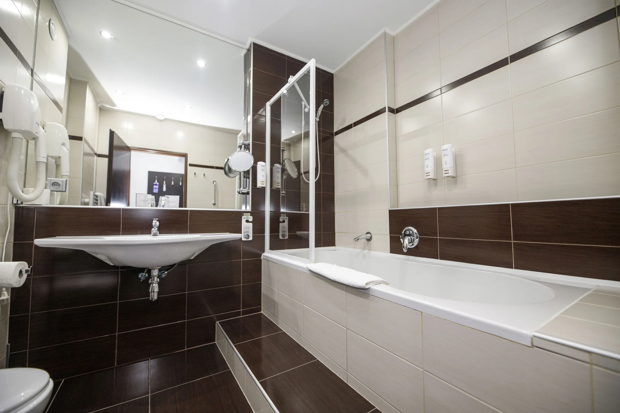 Pobyt v Plzni: 4* hotel se snídaní, tenisem, padelem a drinkem