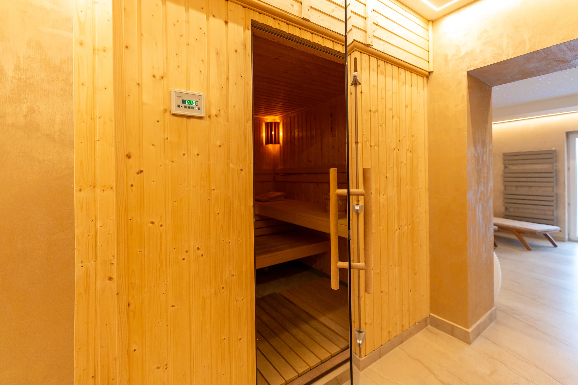 120 nebo 180 min. v privátním wellness pokoji i s občerstvením a sektem až pro 6 osob
