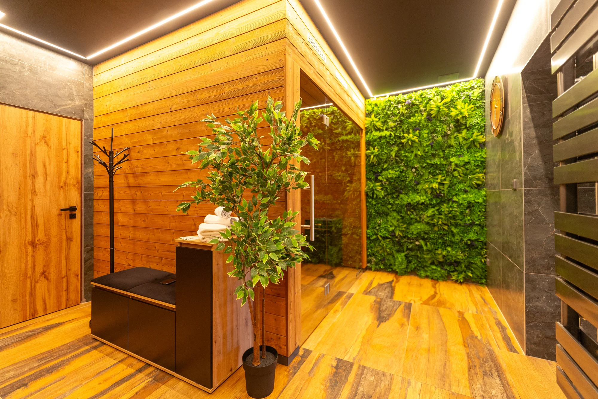 120 nebo 180 min. v privátním wellness pokoji i s občerstvením a sektem až pro 6 osob