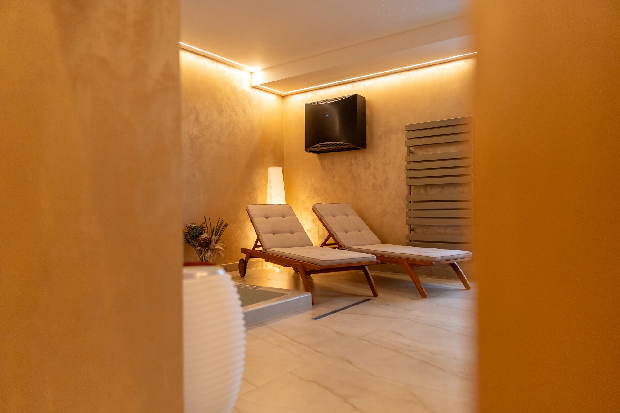 120 nebo 180 min. v privátním wellness pokoji i s občerstvením a sektem až pro 6 osob
