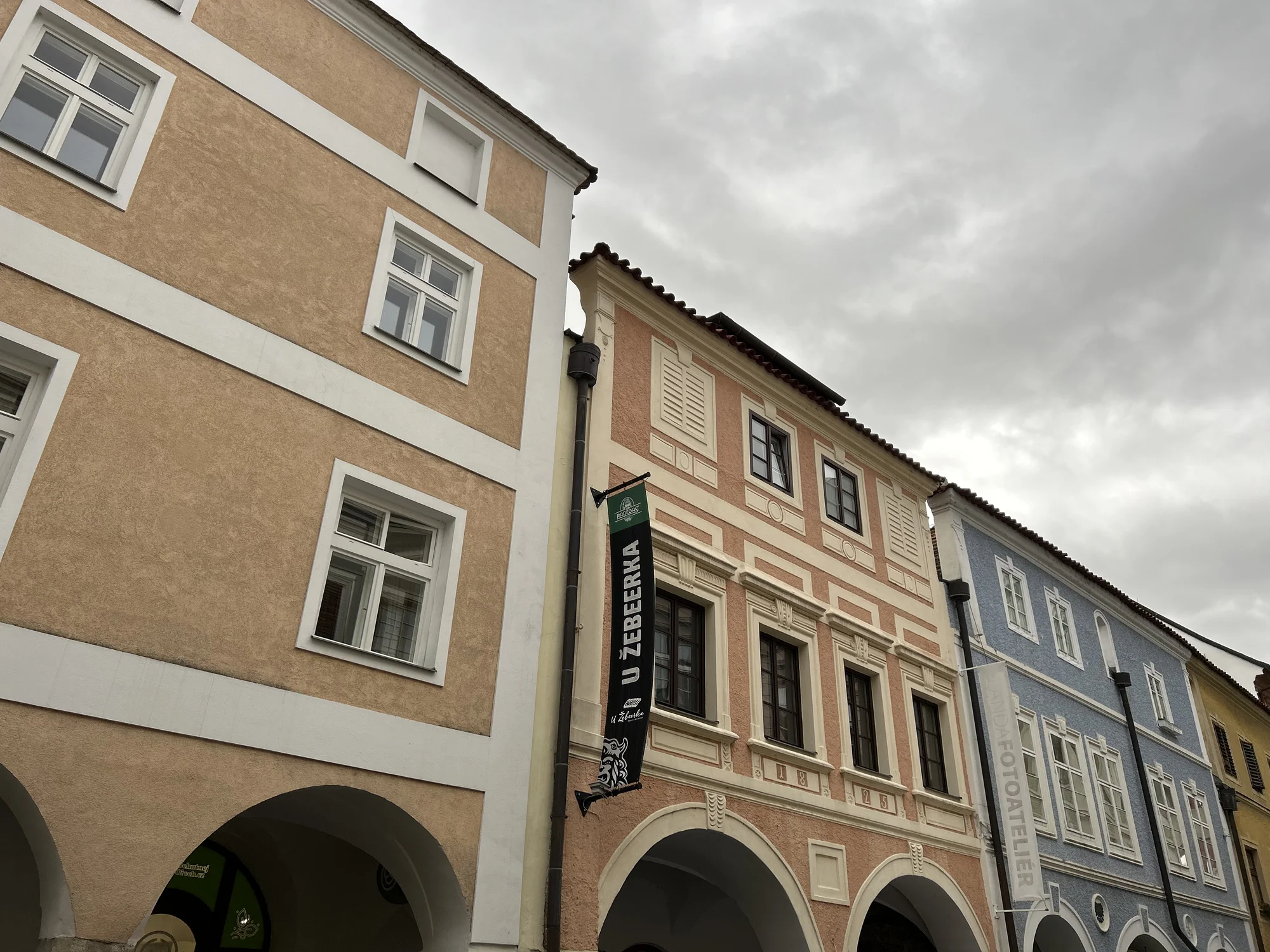 500 g tataráku z roštěnce a k němu topinek, kolik sníte