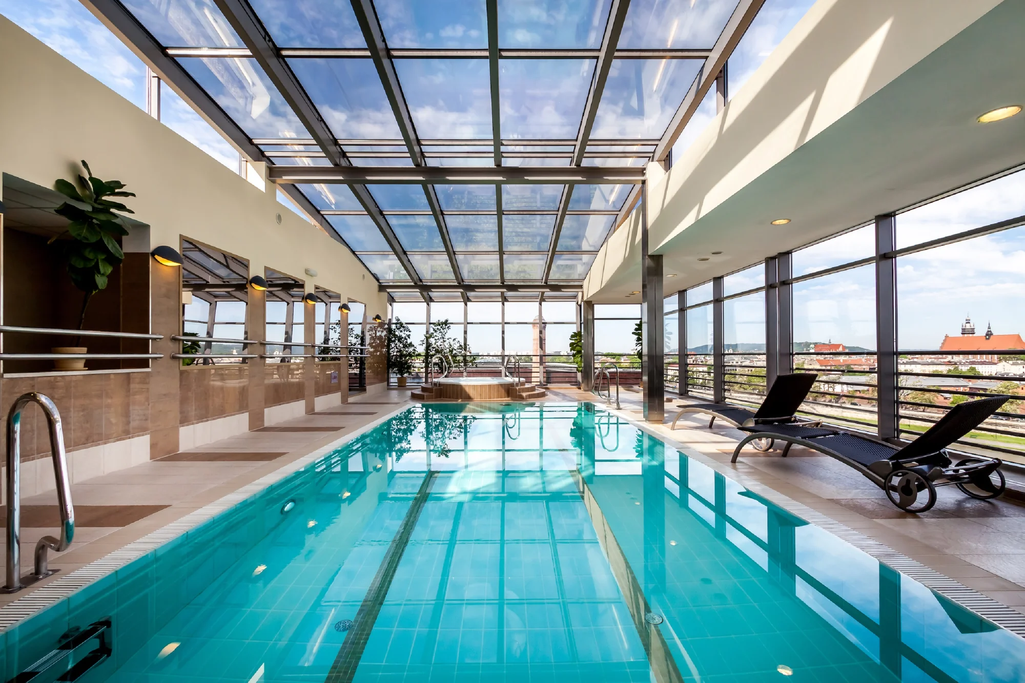 Hotel v centru Krakova: strava, wellness s výhledem na Stare Miasto, 2 km od Rynku Główny
