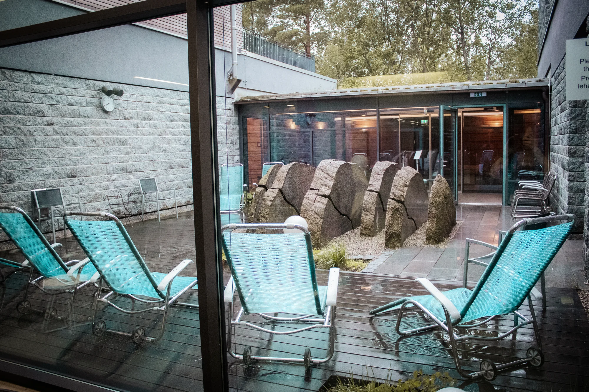 Relax pro 2 osoby: vstup do vodního a wellness světa, poukaz do restaurace i masáž