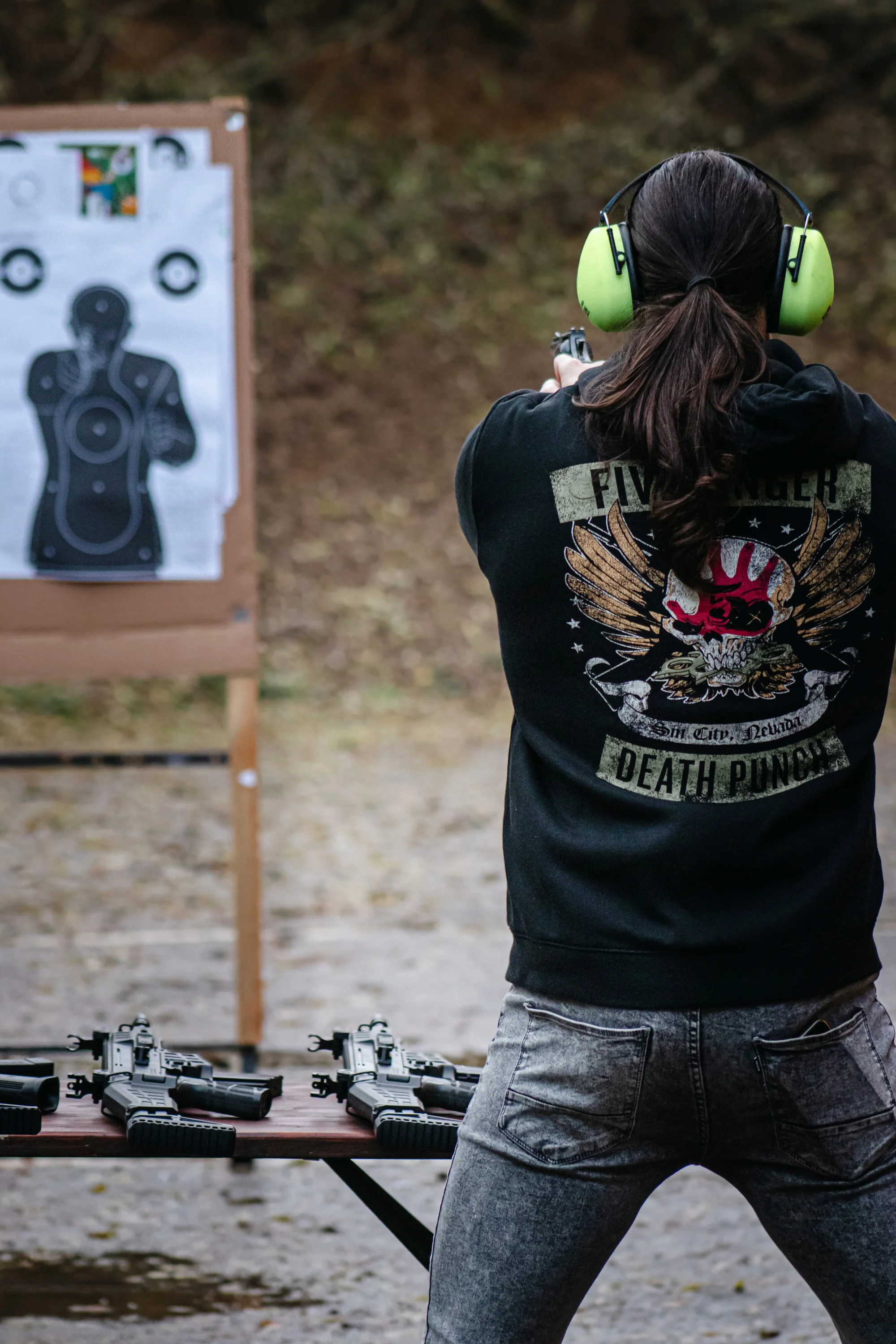 Střelecký balíček ve Fortové pevnosti: 2–5 zbraní s až 50 náboji, Beretta i Scorpion či BREN