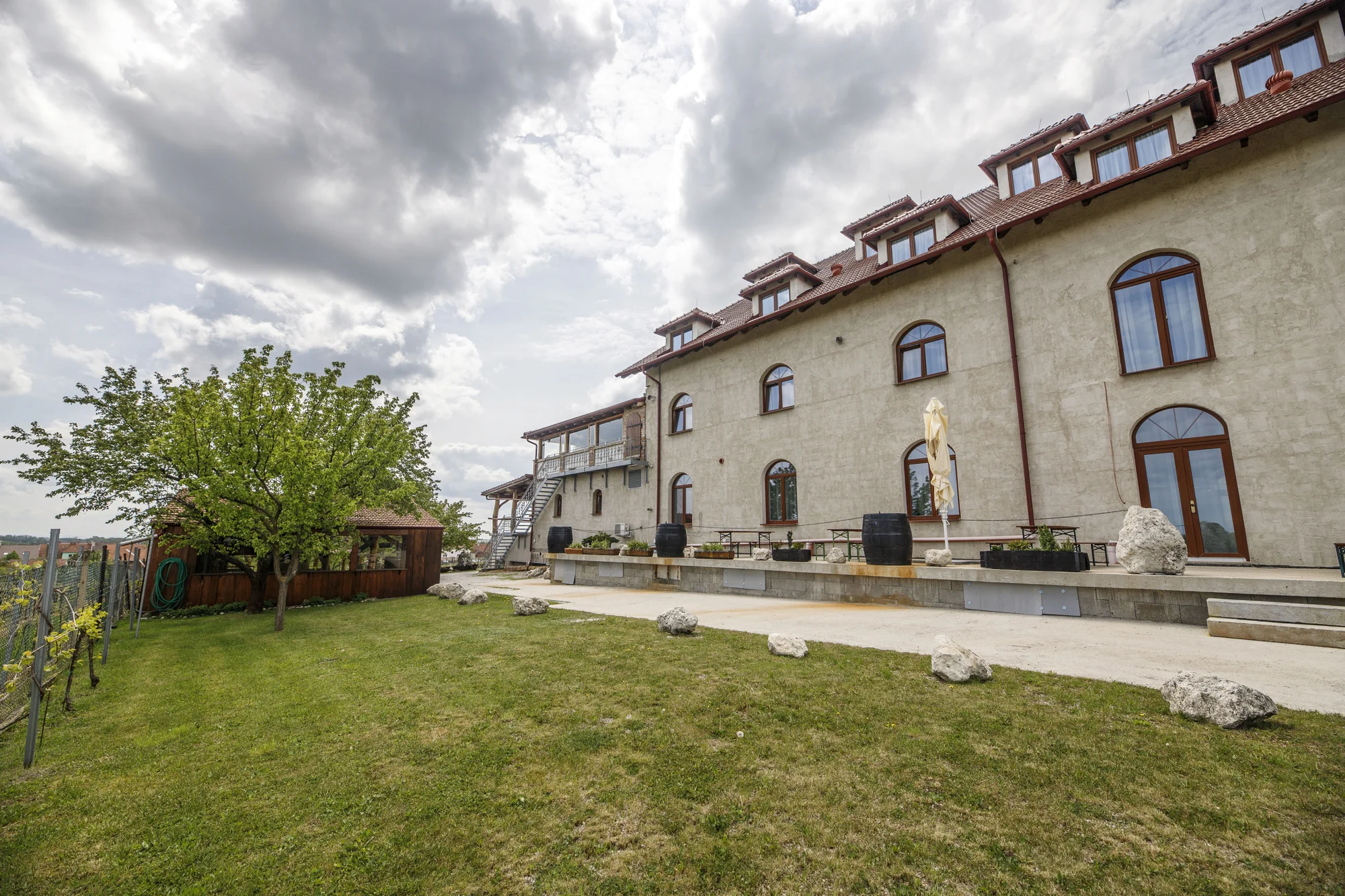 Skvělý relax na jižní Moravě až pro 6 osob: ubytování mezi vinicemi, polopenze a víno