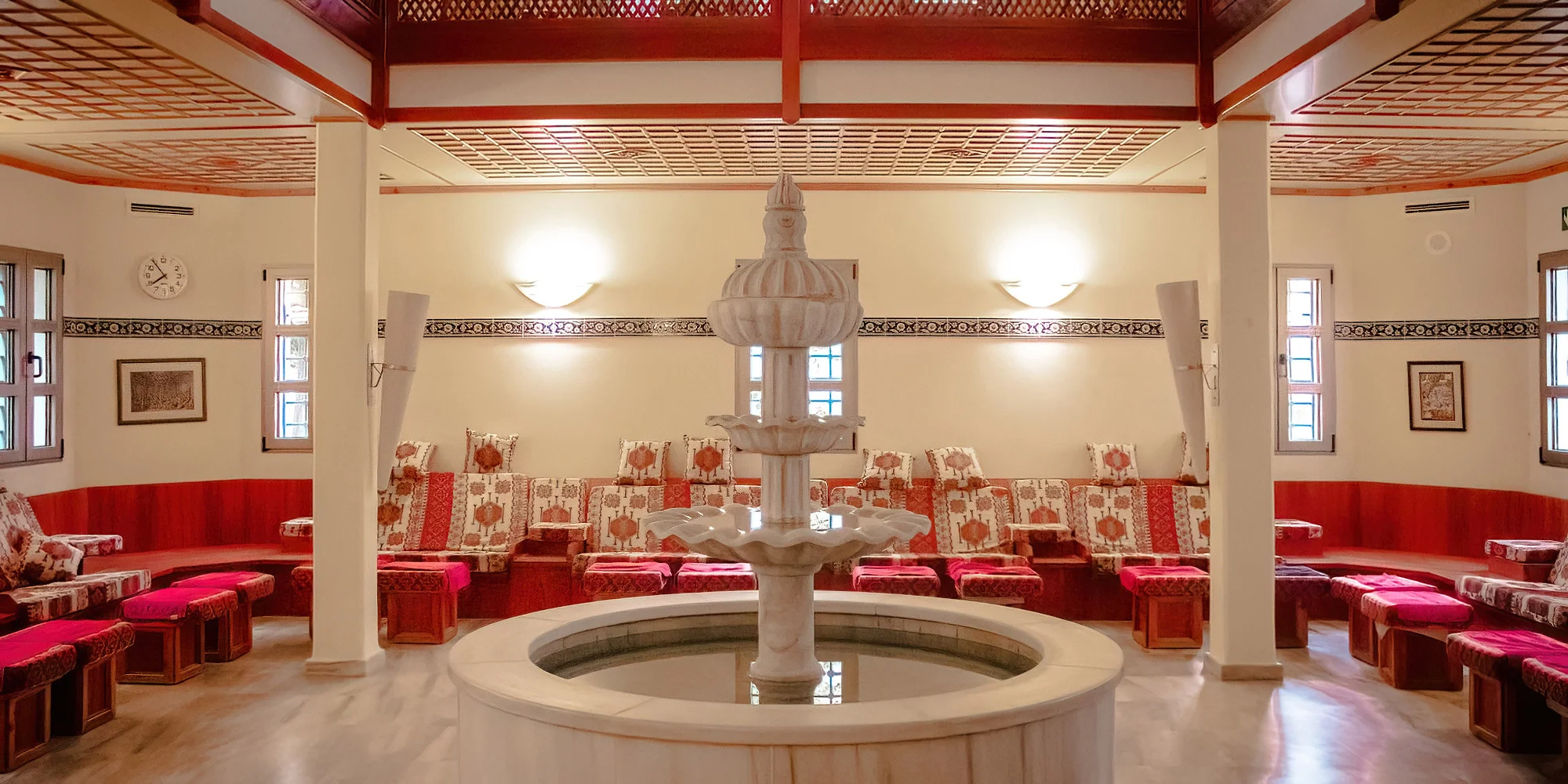 Relax pro 2 osoby: vstup do vodního a wellness světa, poukaz do restaurace i masáž
