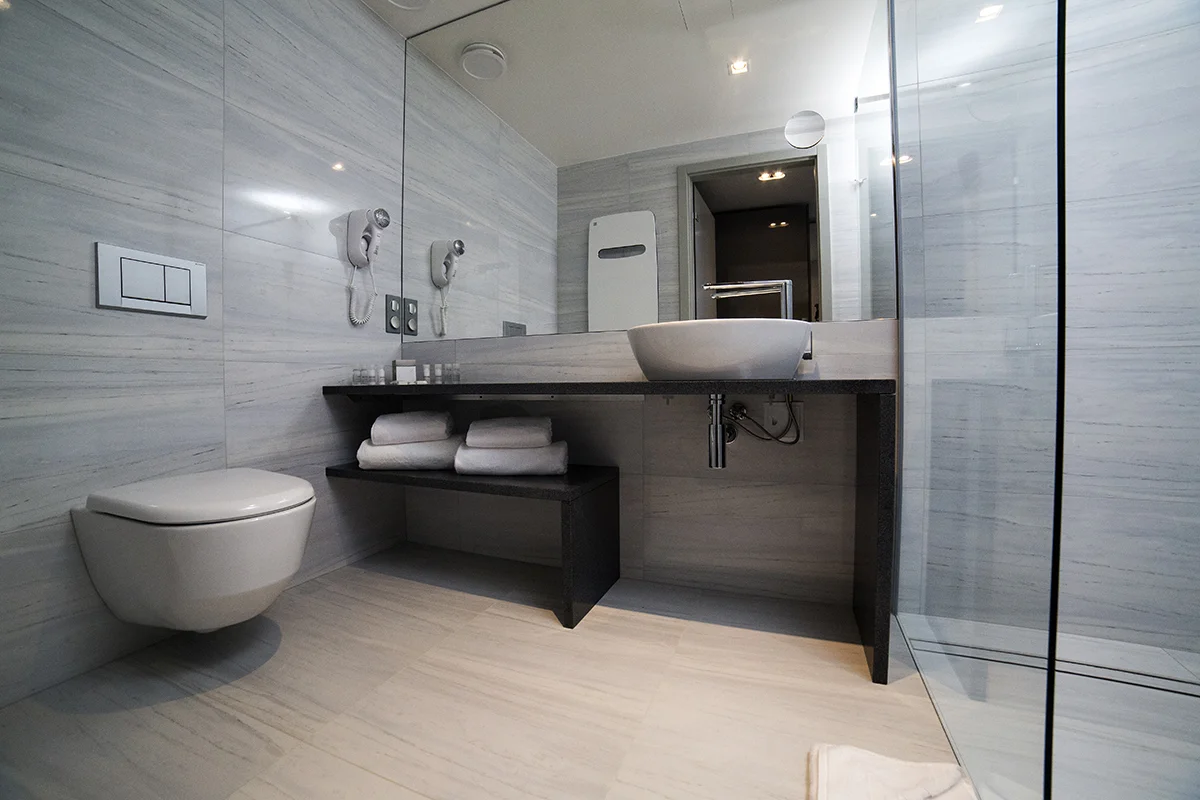Boží pobyt se snídaní či polopenzí a neomezeným wellness v luxusním hotelu na břehu jezera