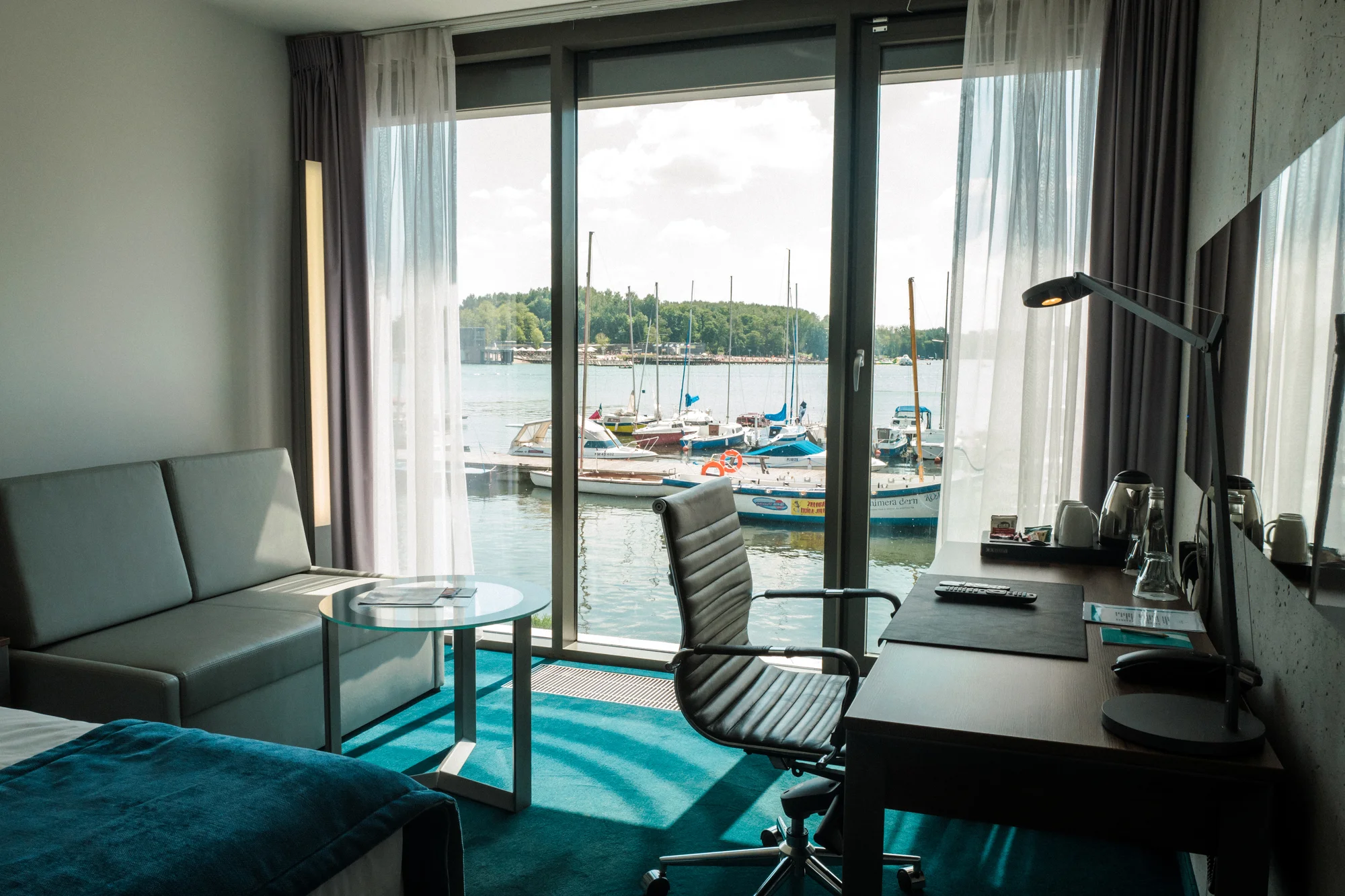 Boží pobyt se snídaní či polopenzí a neomezeným wellness v luxusním hotelu na břehu jezera