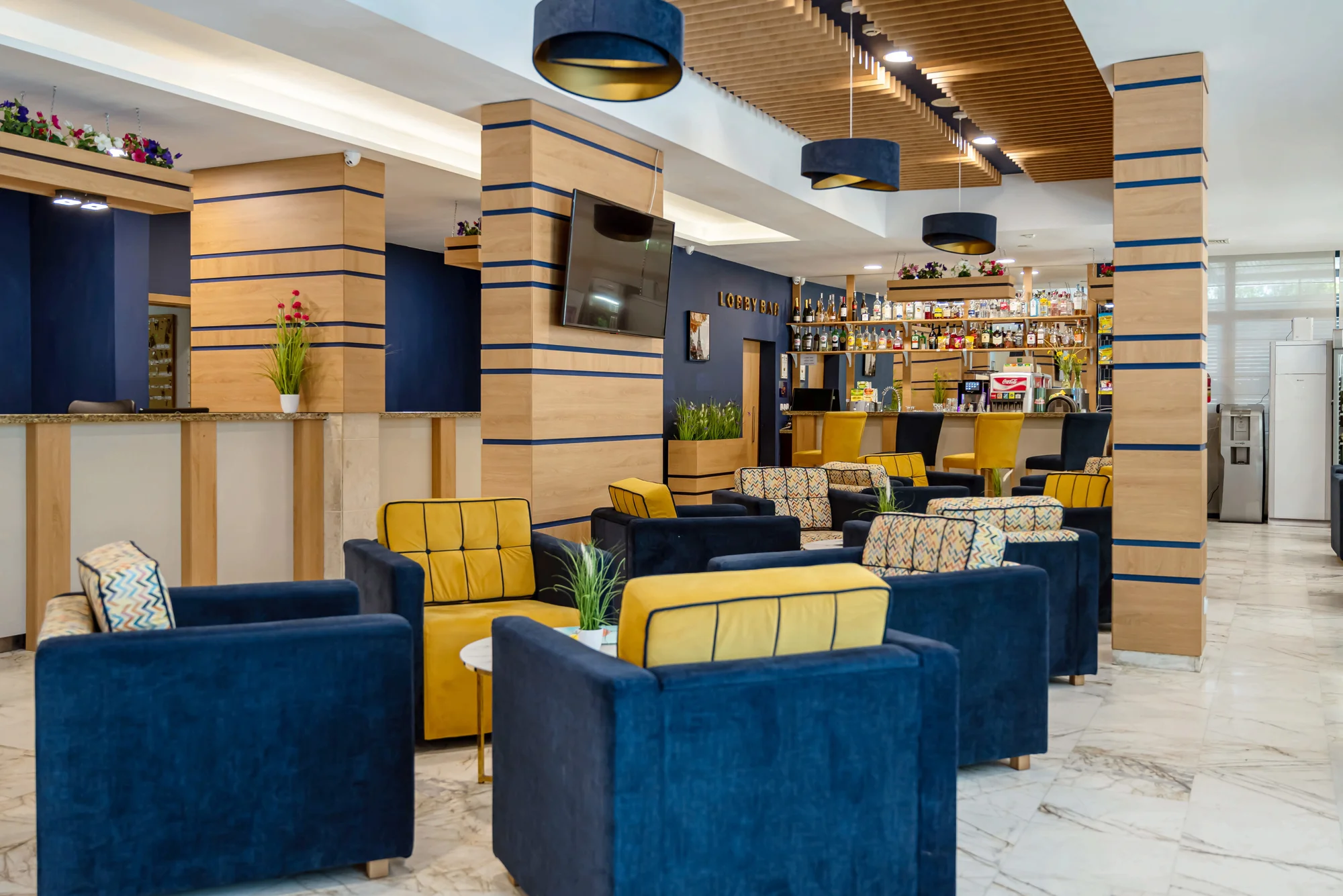 All inclusive dovolená v Bulharsku: apartmány pro páry i rodiny, bazén, animace i děti zdarma