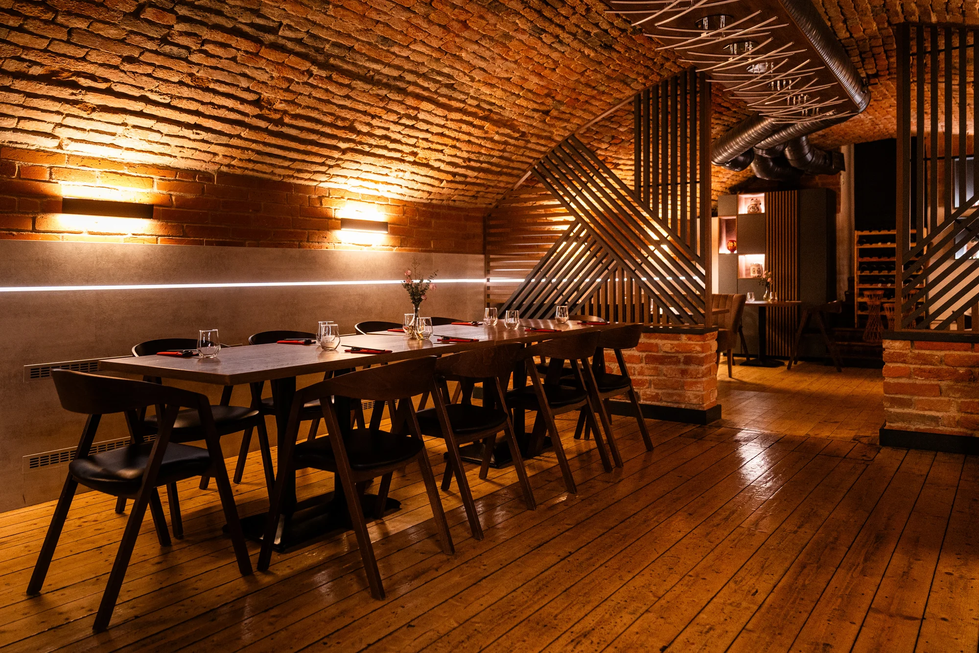 Vícechodové menu i sushi ve vyhlášené japonsko-korejské restauraci pro 2 osoby