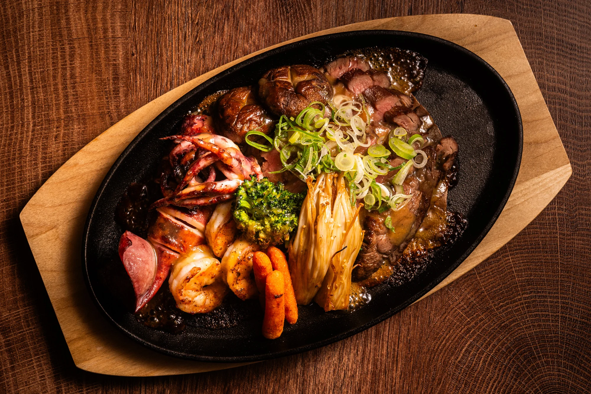 Vícechodové menu i sushi ve vyhlášené japonsko-korejské restauraci pro 2 osoby