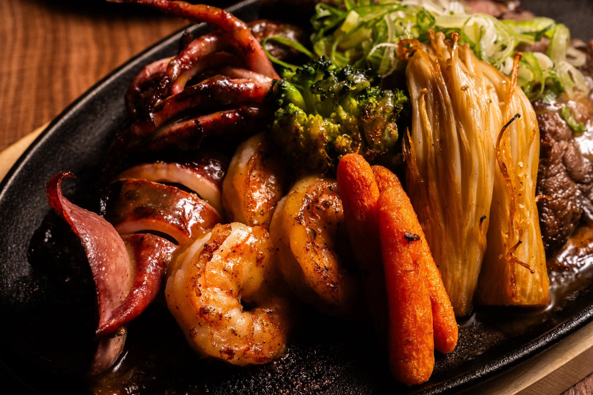 Vícechodové menu i sushi ve vyhlášené japonsko-korejské restauraci pro 2 osoby
