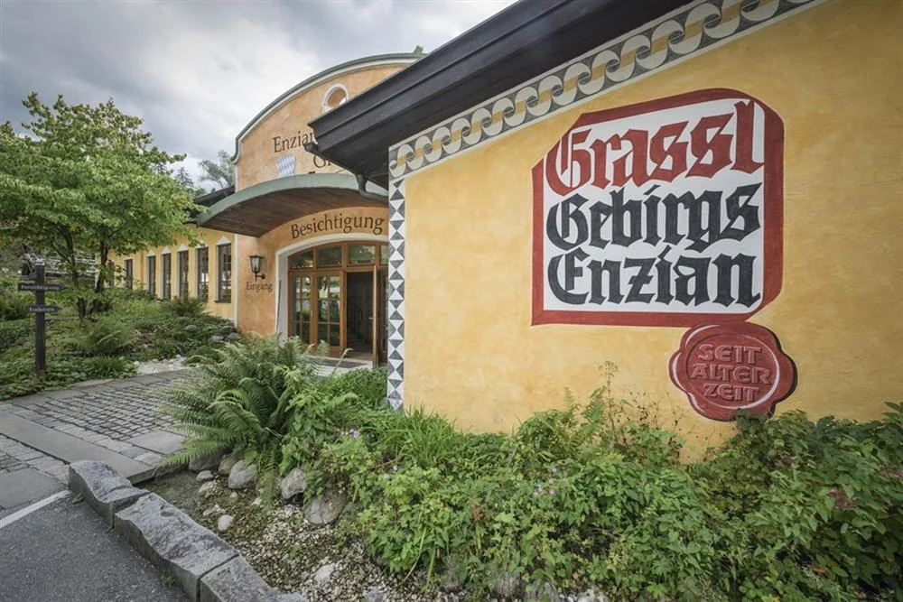 Za nevšedními zážitky do Bavorských Alp: horské město Berchstesgaden, letadla i palírna, 1 den